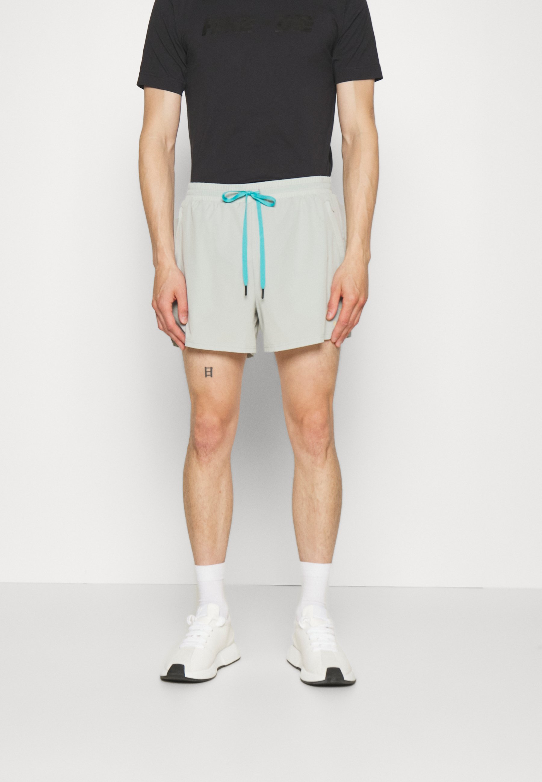 TRAINING UNISEX - Shorts