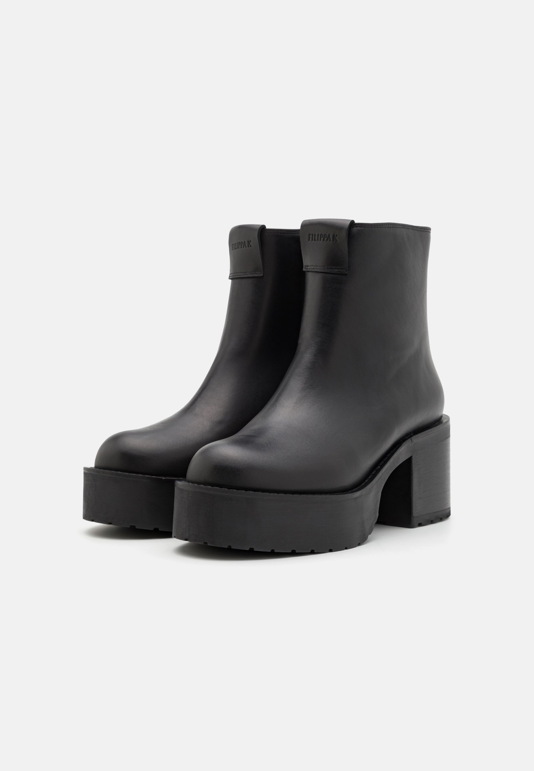 ROUND TOE BOOTS - Platform ankle boots