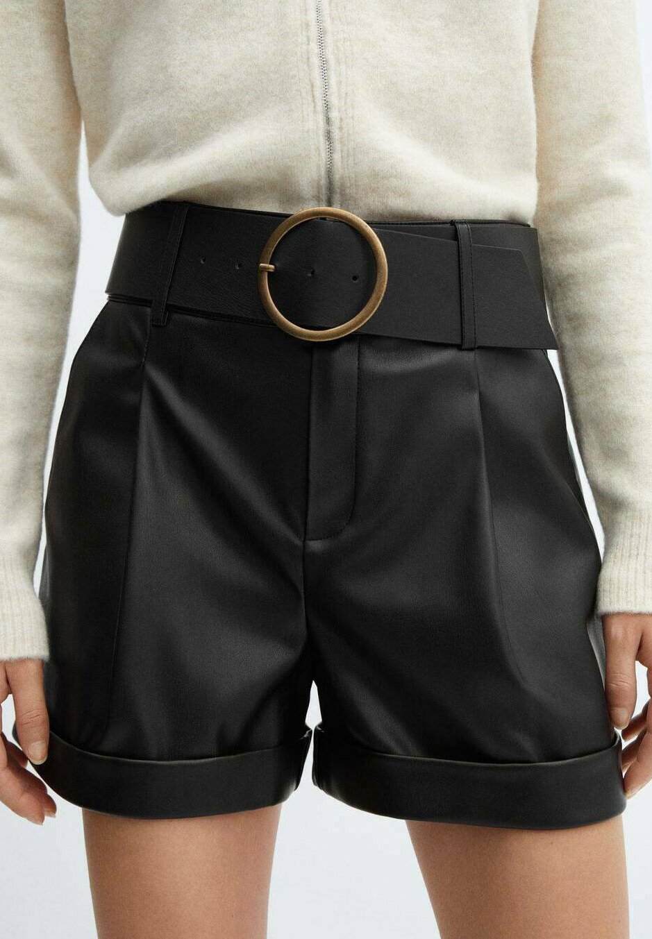 CAIA - Shorts