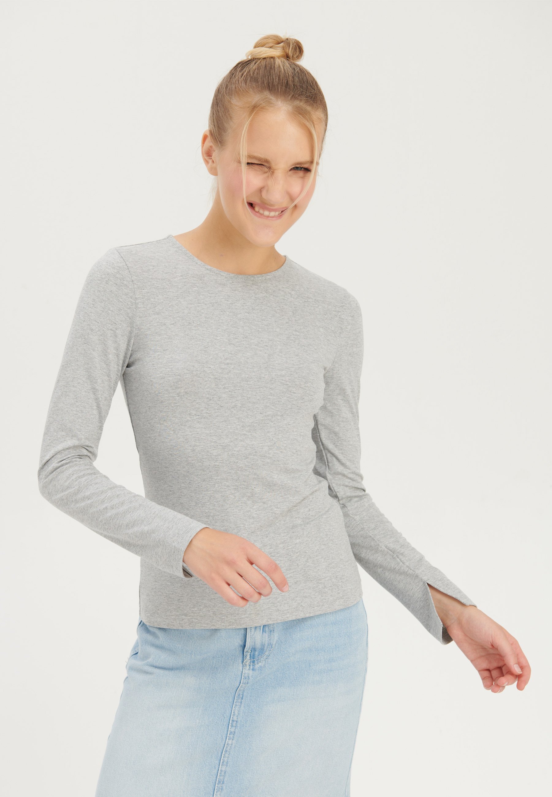 Long sleeved top