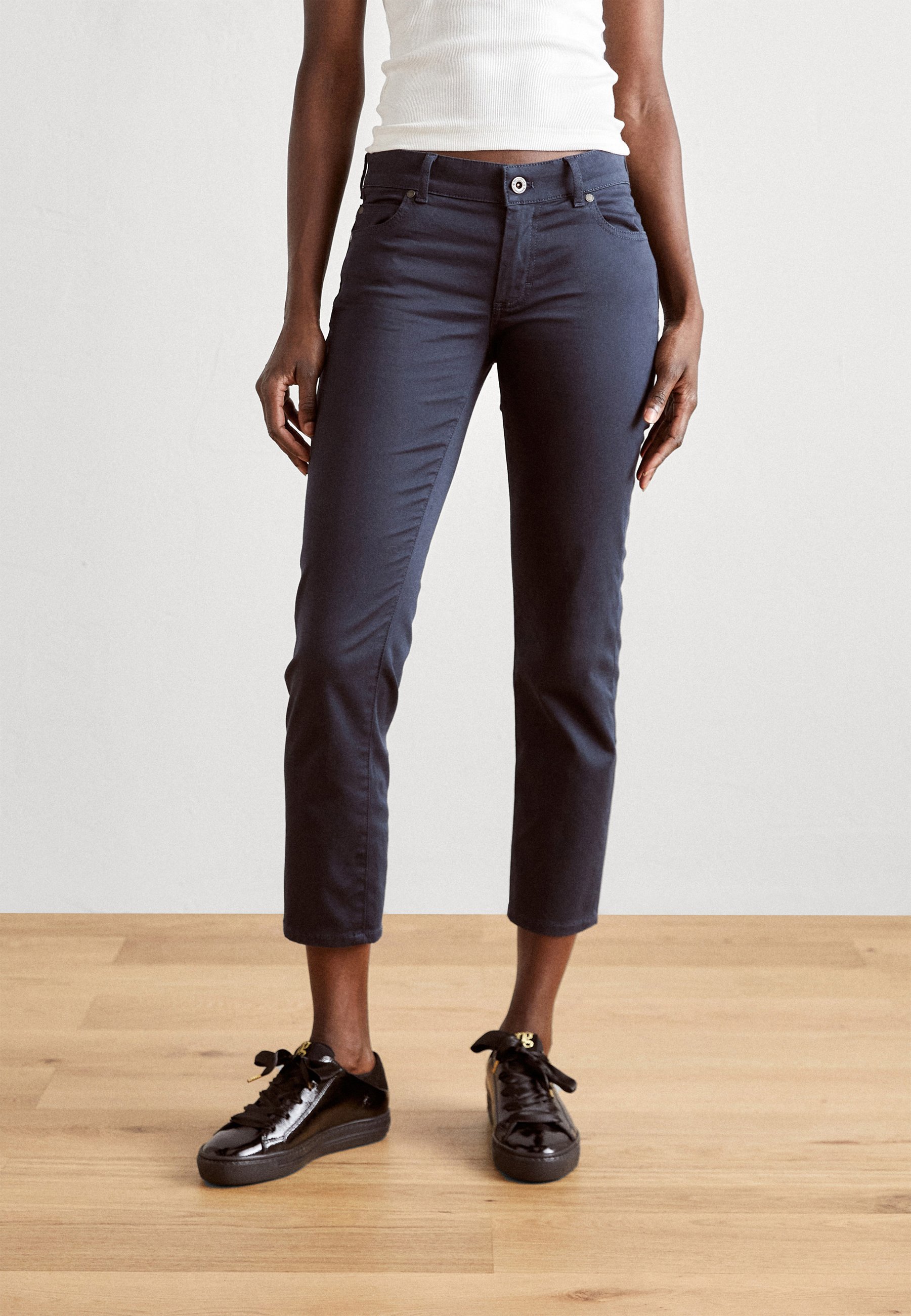 STRAIGHT FIT MID WAIST - Trousers