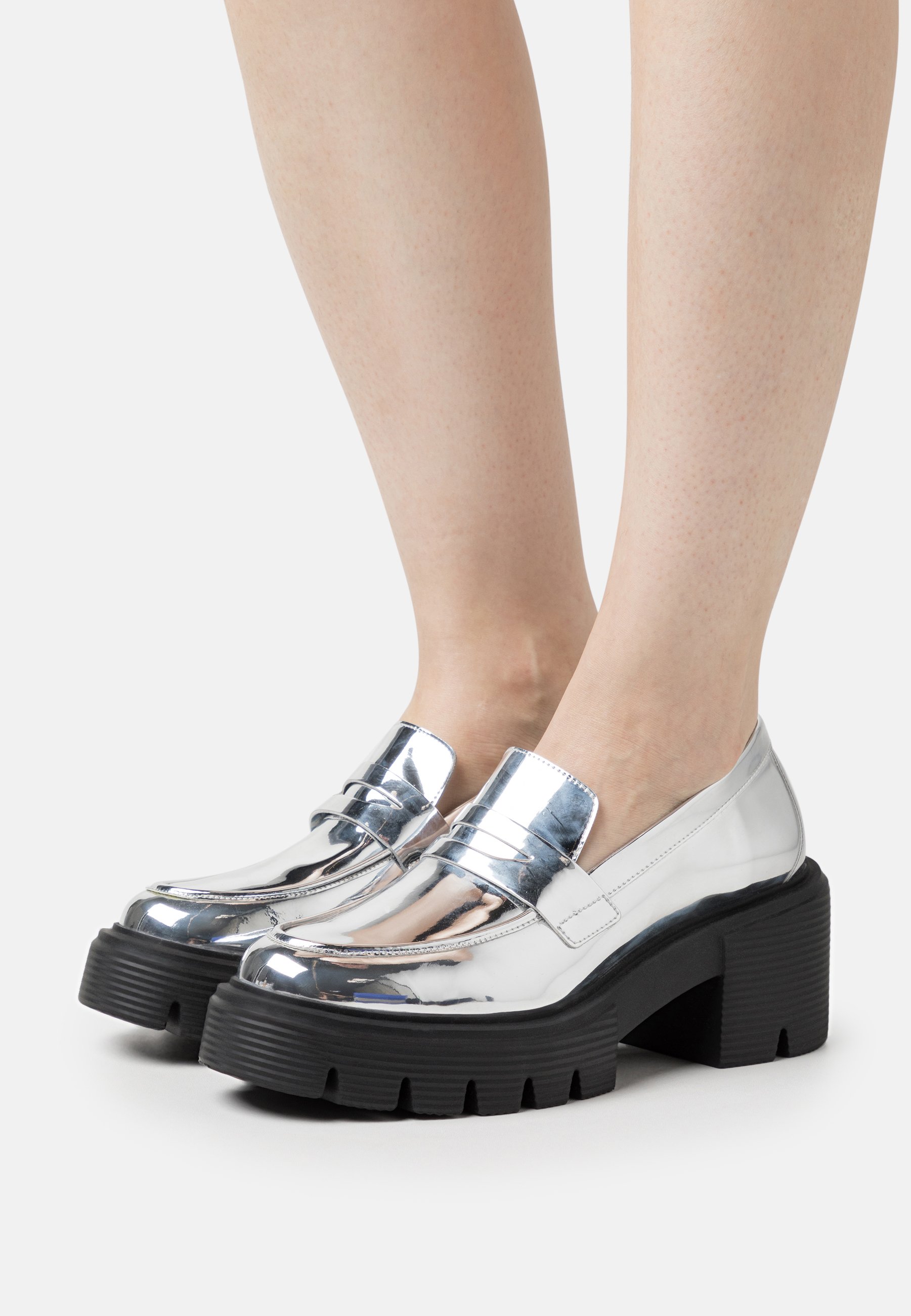SOHO LOAFER - Slip-ons