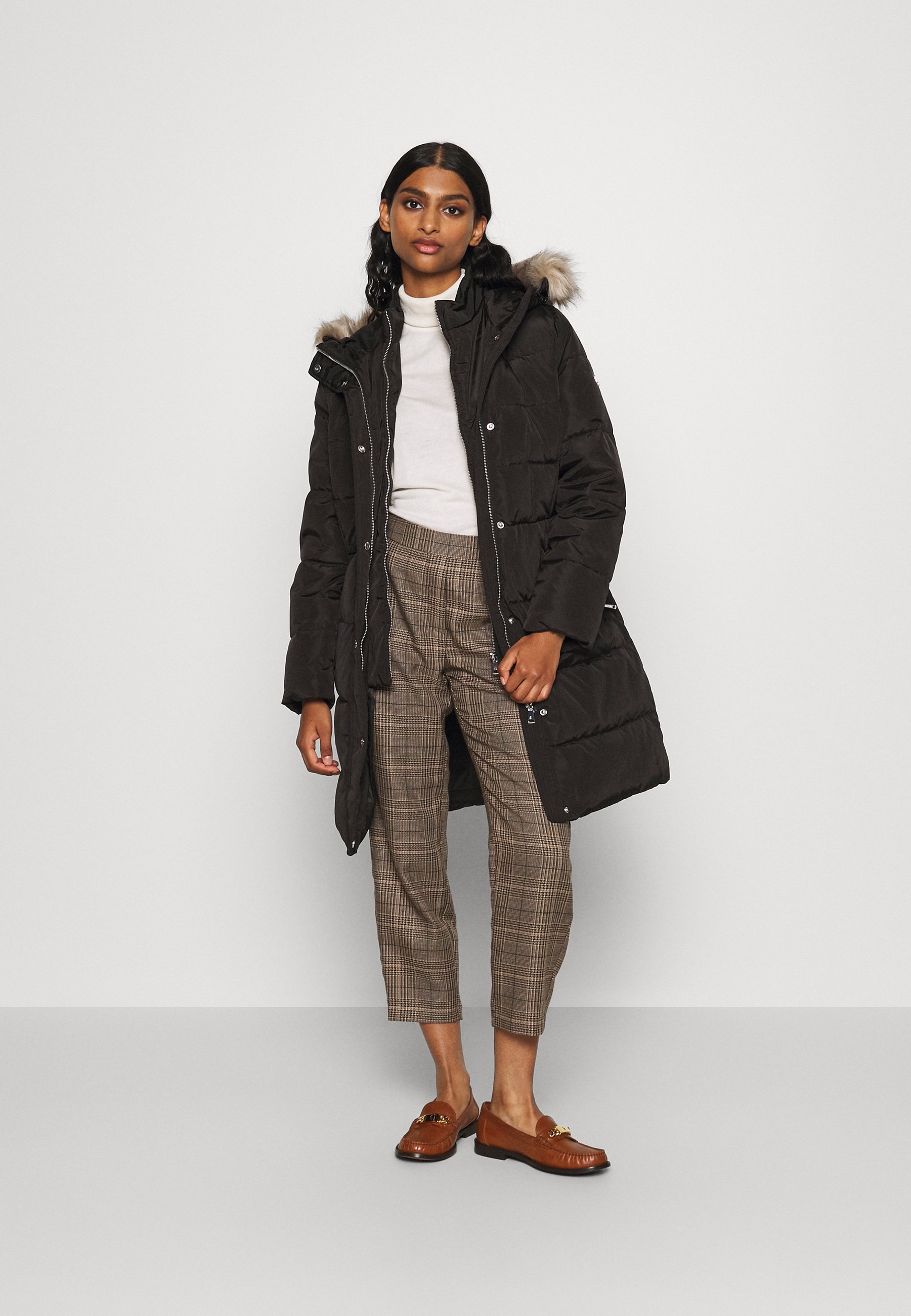 HOOD INSULATED COAT - Down coat