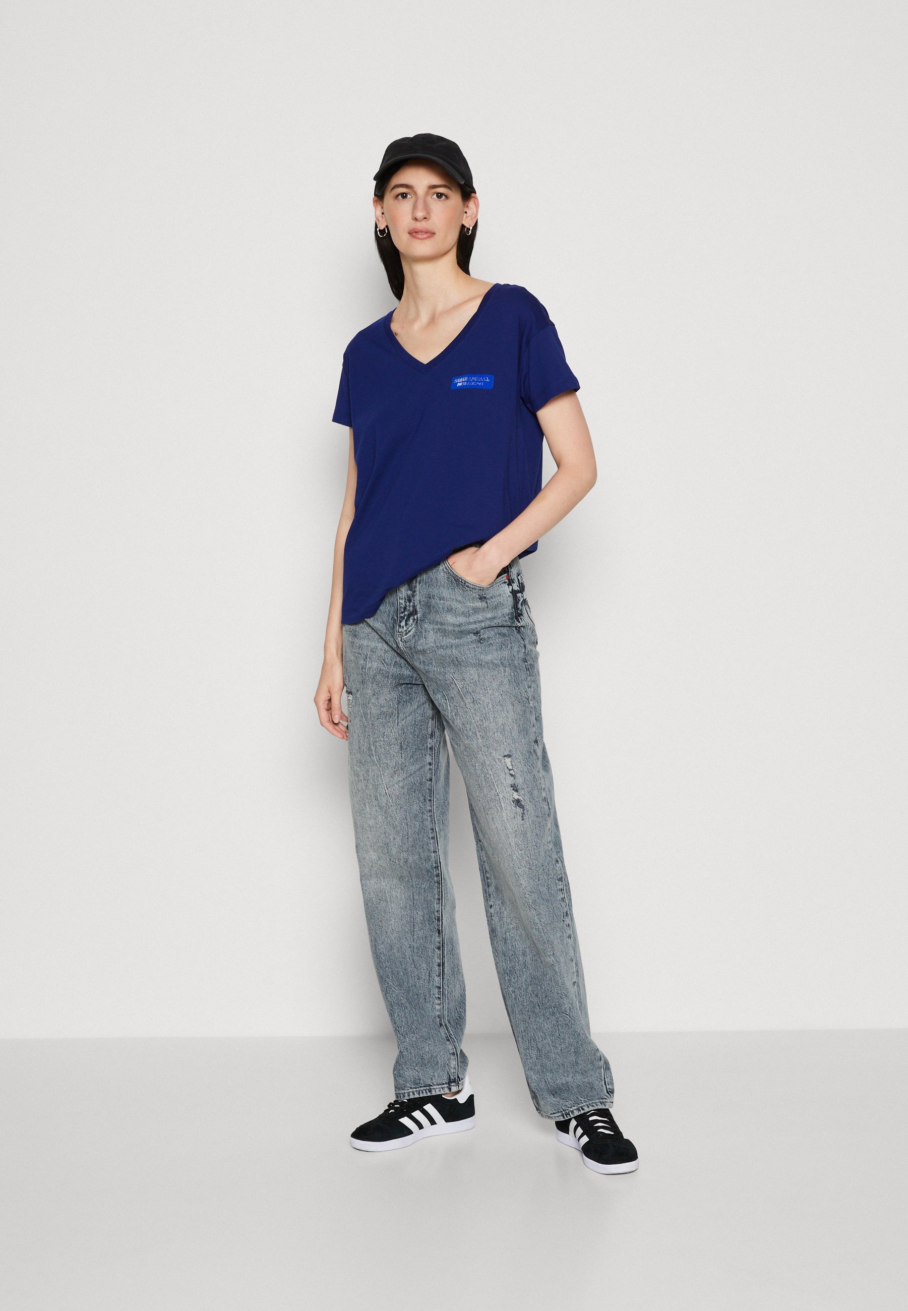 Basic T-shirt