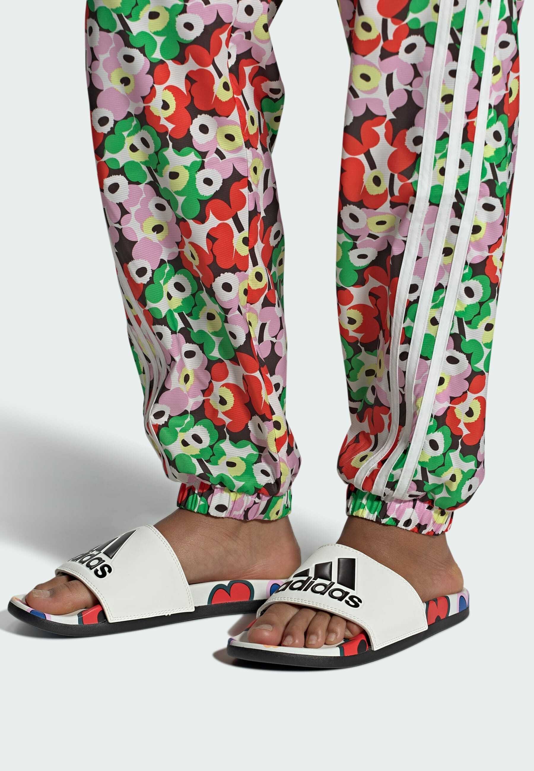 ADILETTE COMFORT - Pool slides
