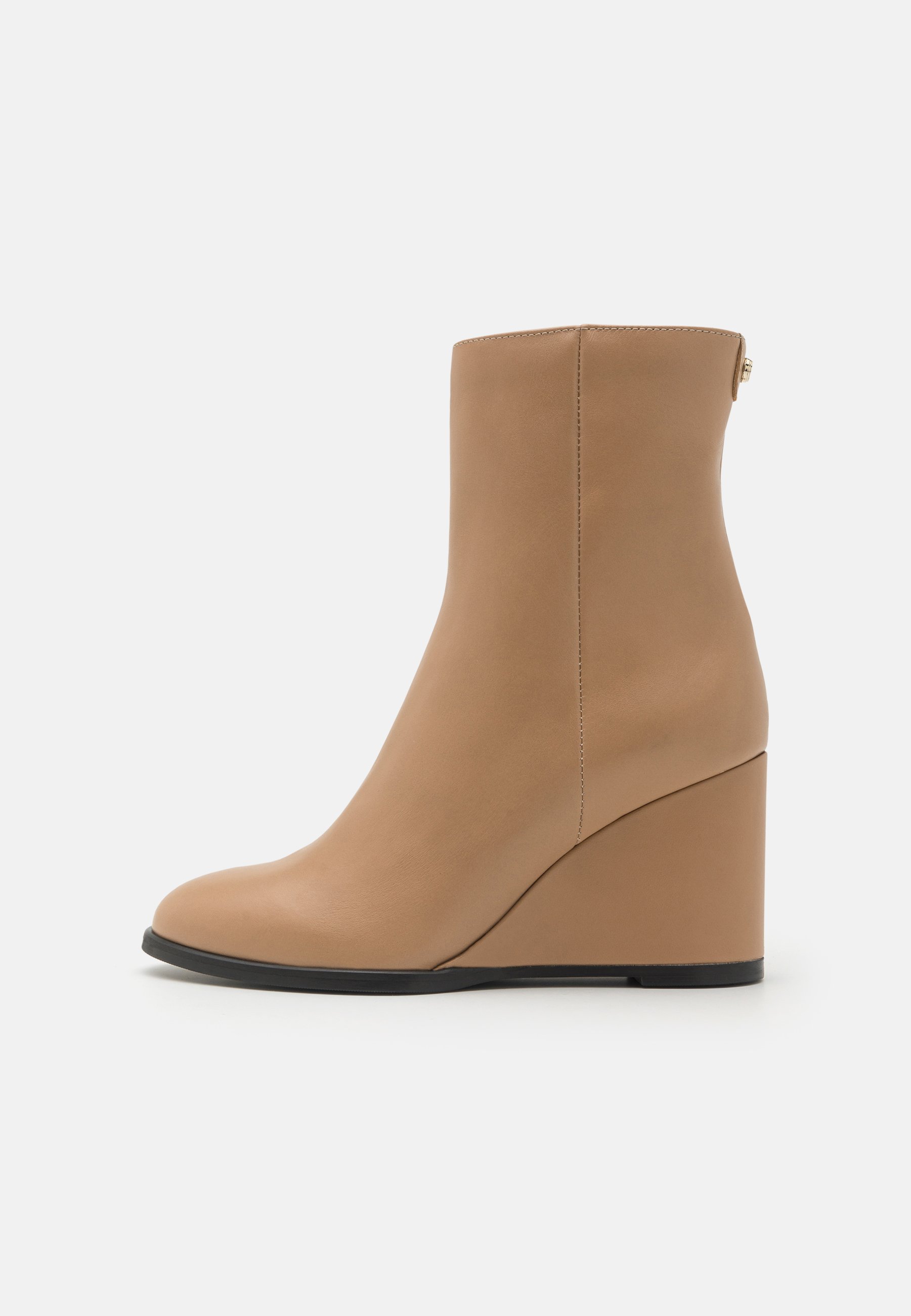 NILUFAR - Wedge Ankle Boots