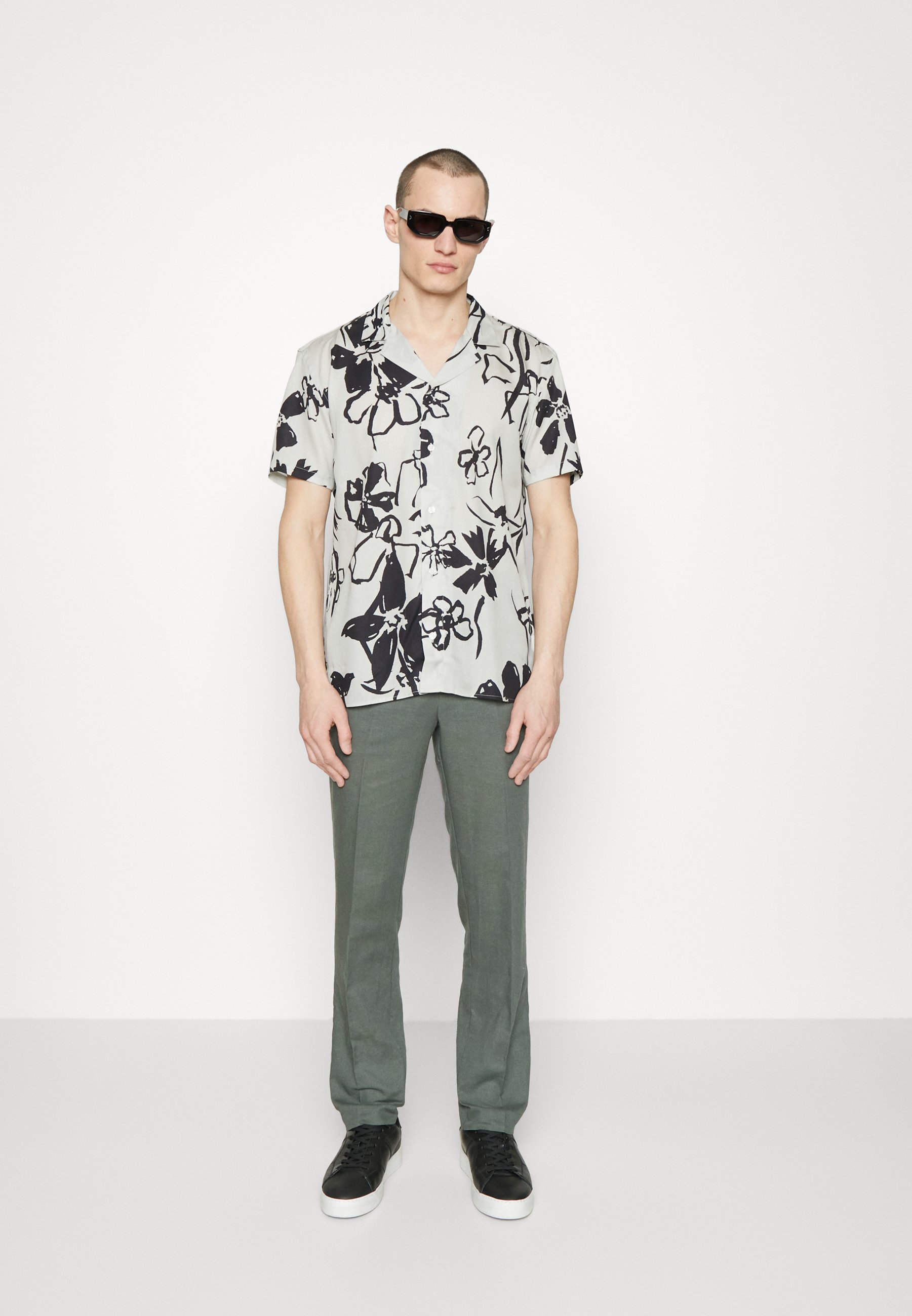 SKY HOME - Shirt