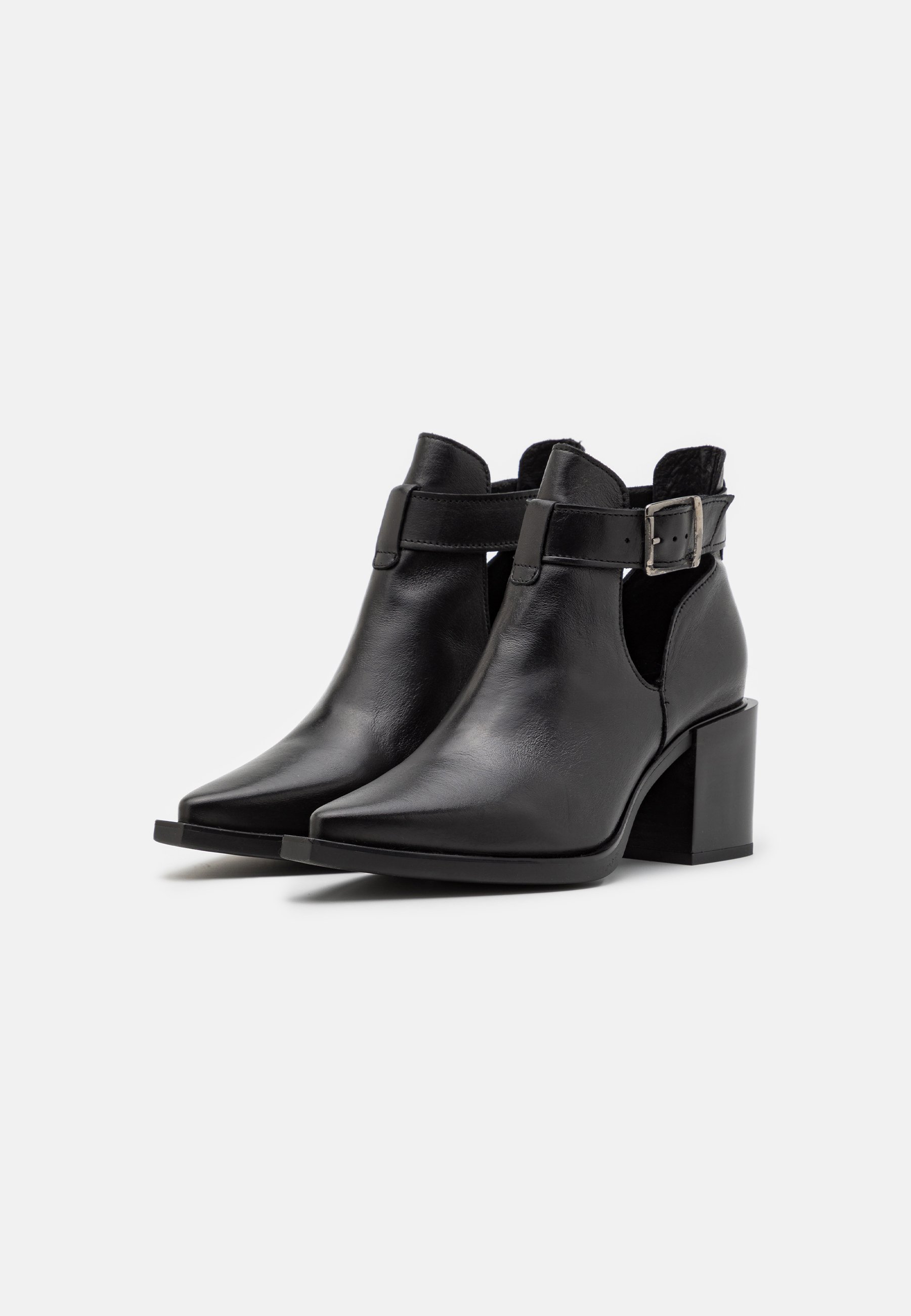 LEATHER- Ankle boots