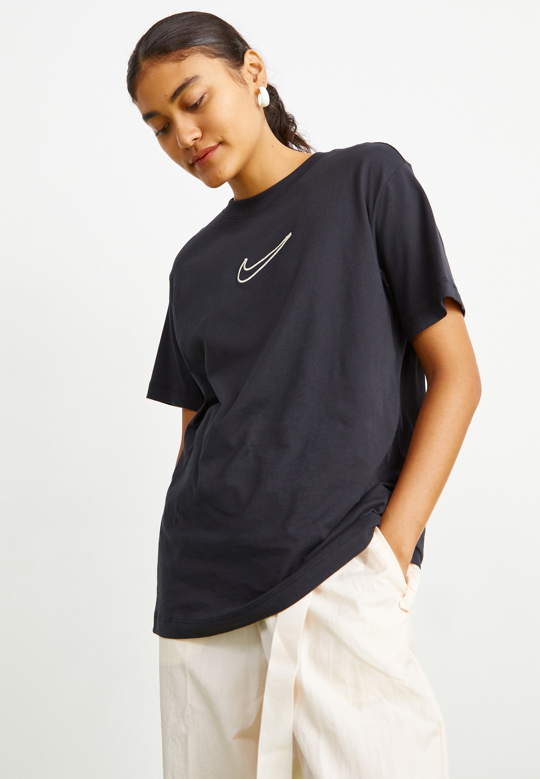TEE- Basic T-shirt