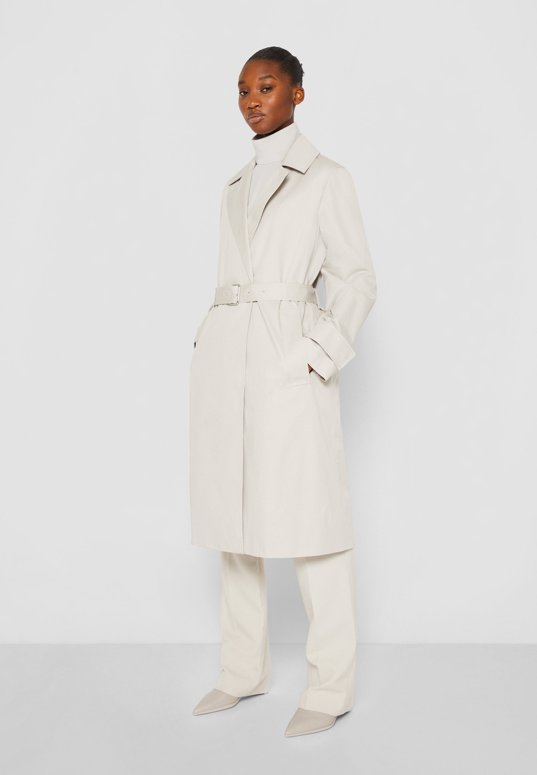 ESSENTIAL - Trenchcoat