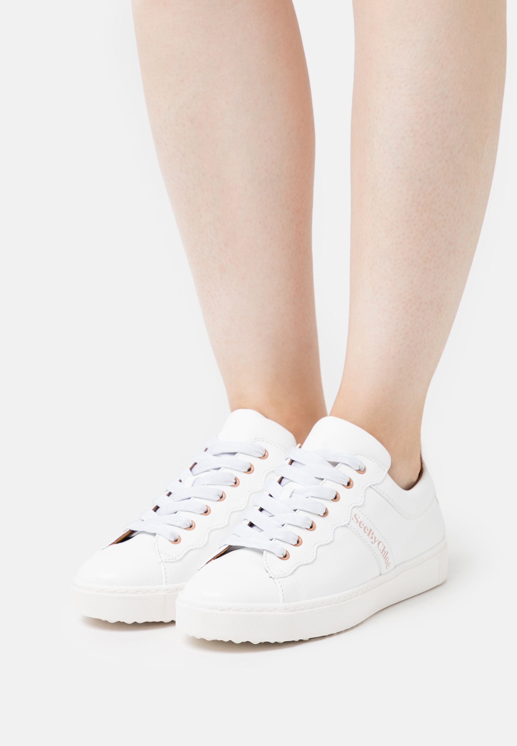 ESSIE - Trainers