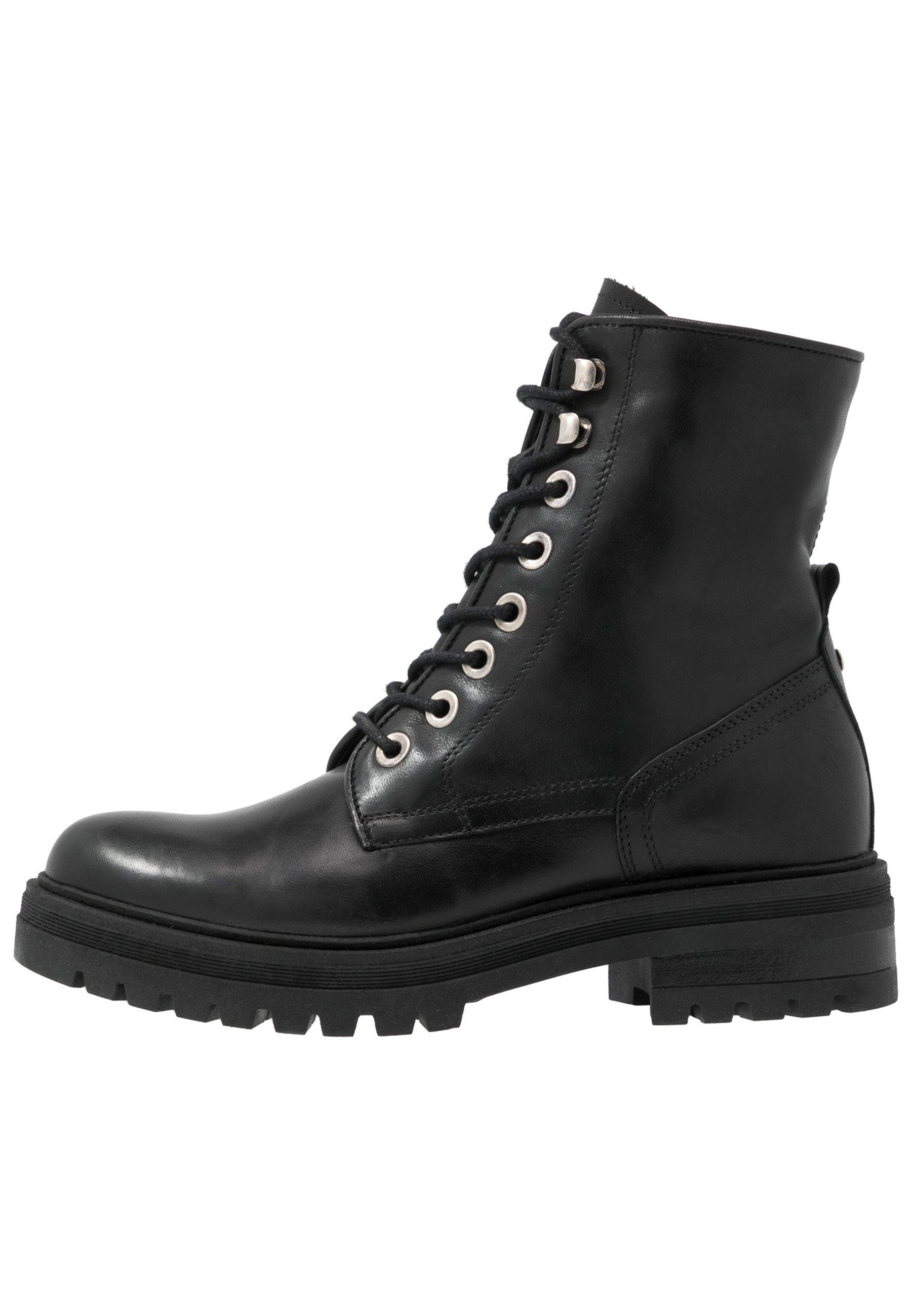 Platform ankle boots