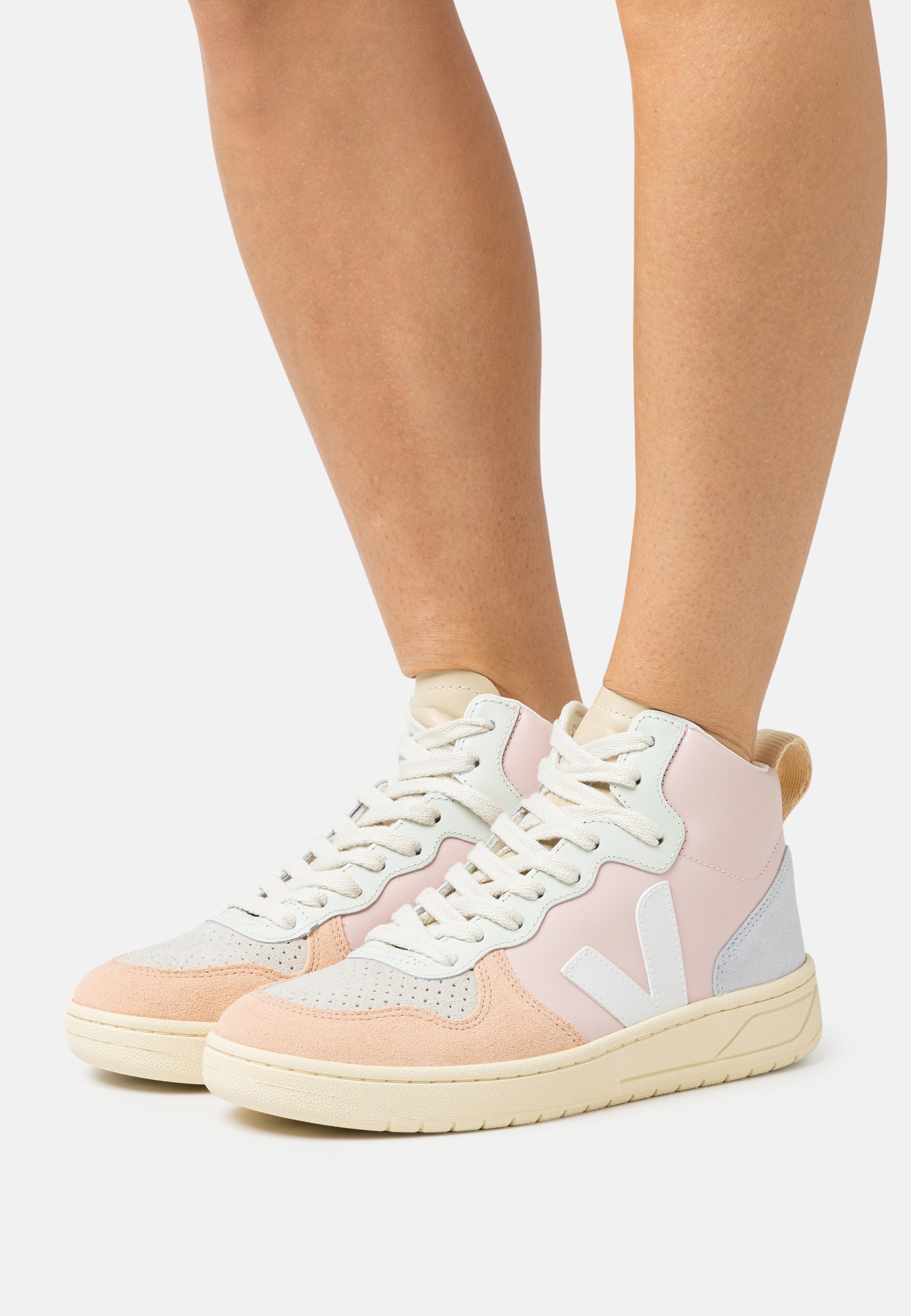 V-15 - High-top trainers