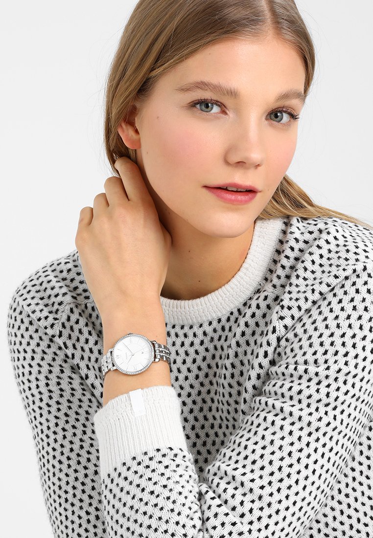 JACQUELINE - Watch