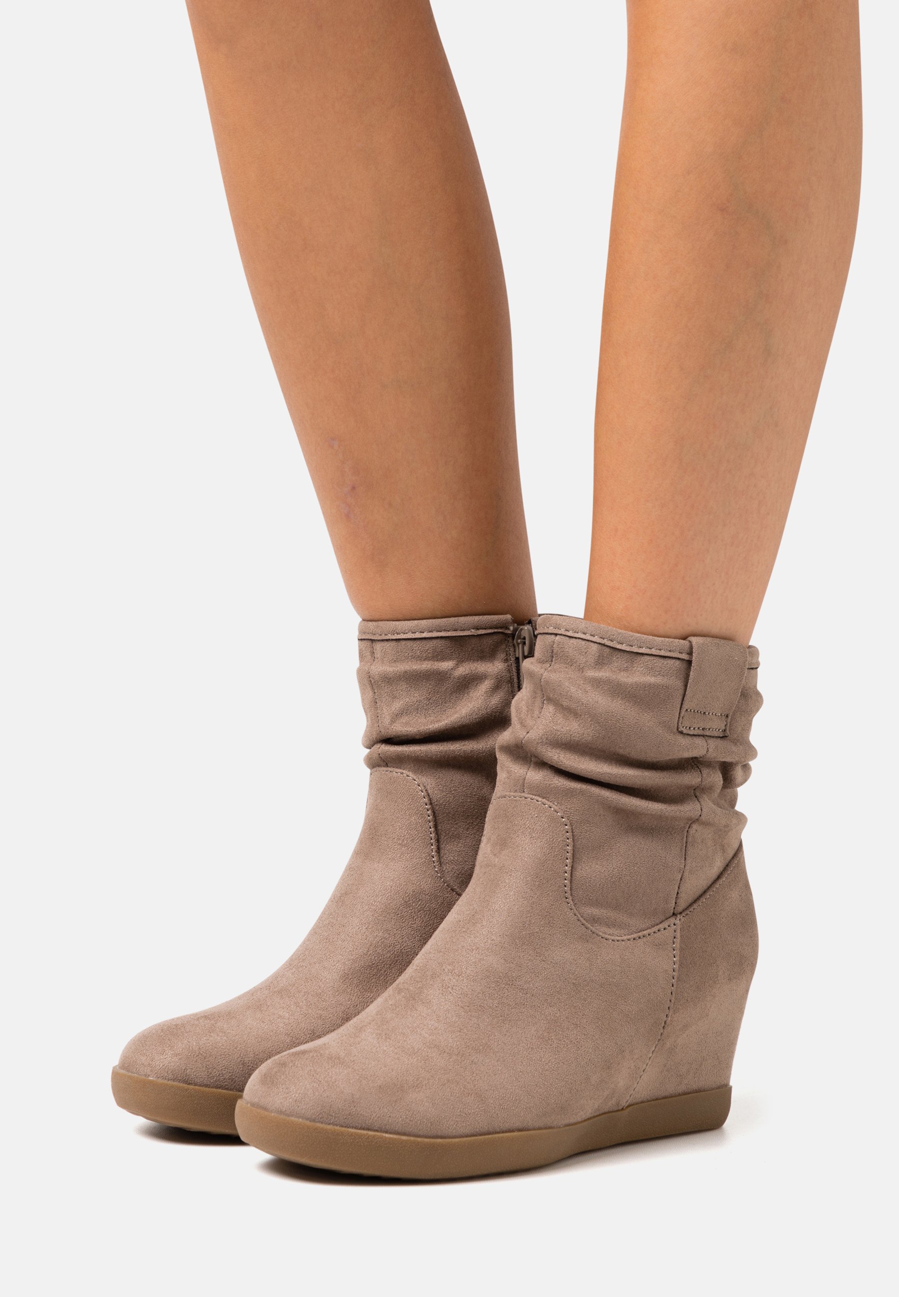 WINTER BOOT - Wedge Ankle Boots
