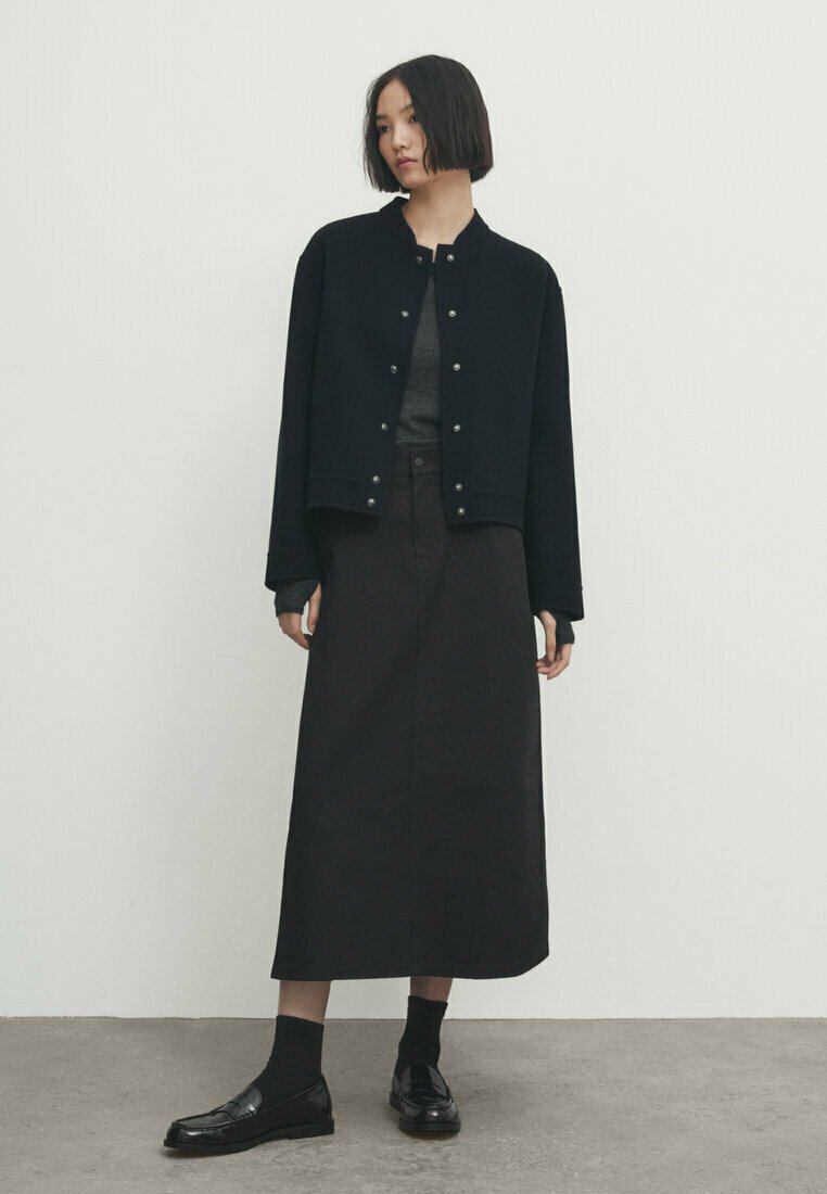MIDI WITH BACK VENT - A-line skirt