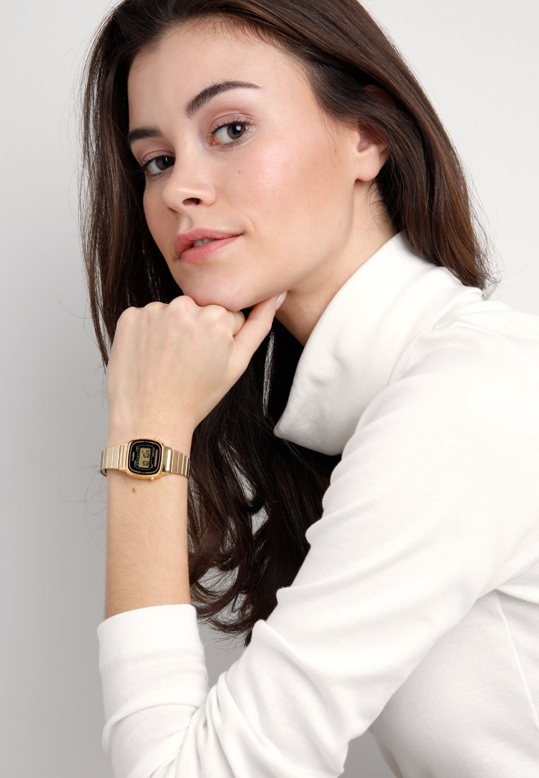 Digital watch