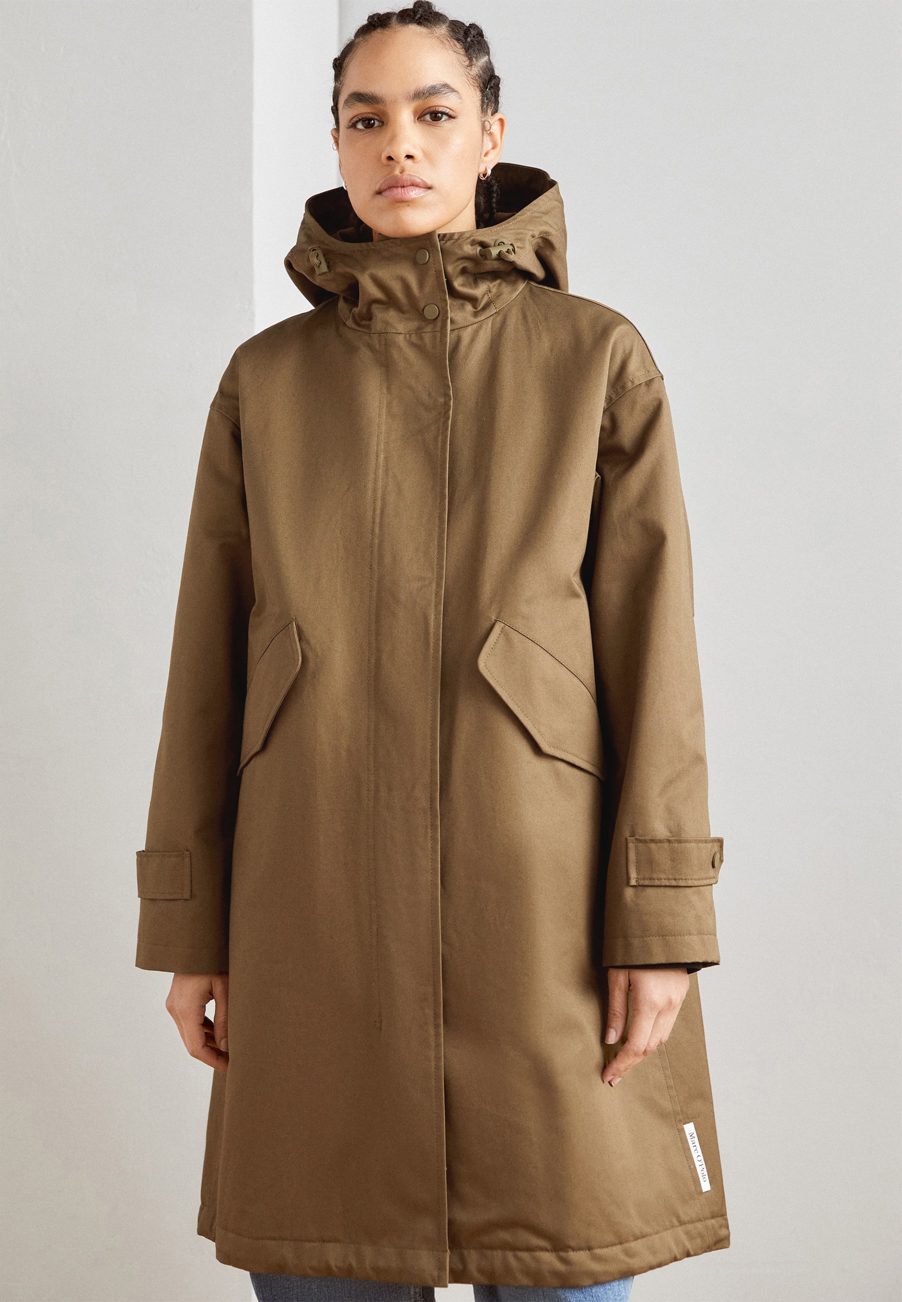 LIGHT PADDED WITH HOOD FLAP POCKETS ON SLEEVE- Parka