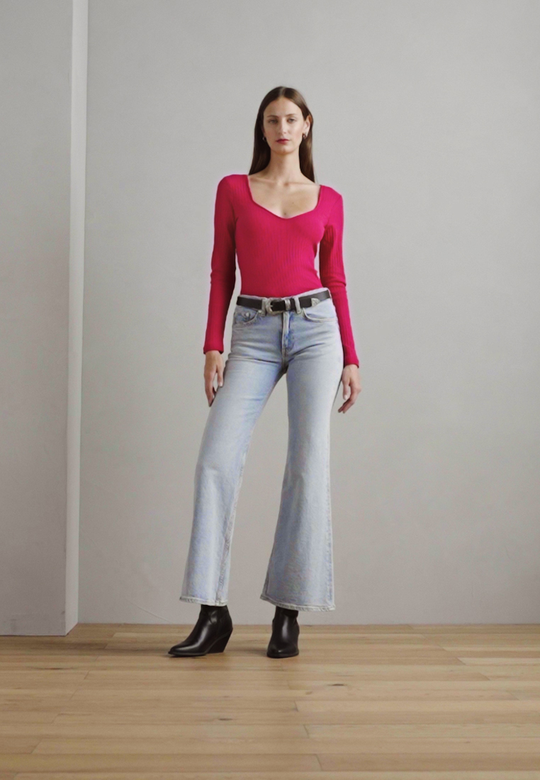 Long sleeved top