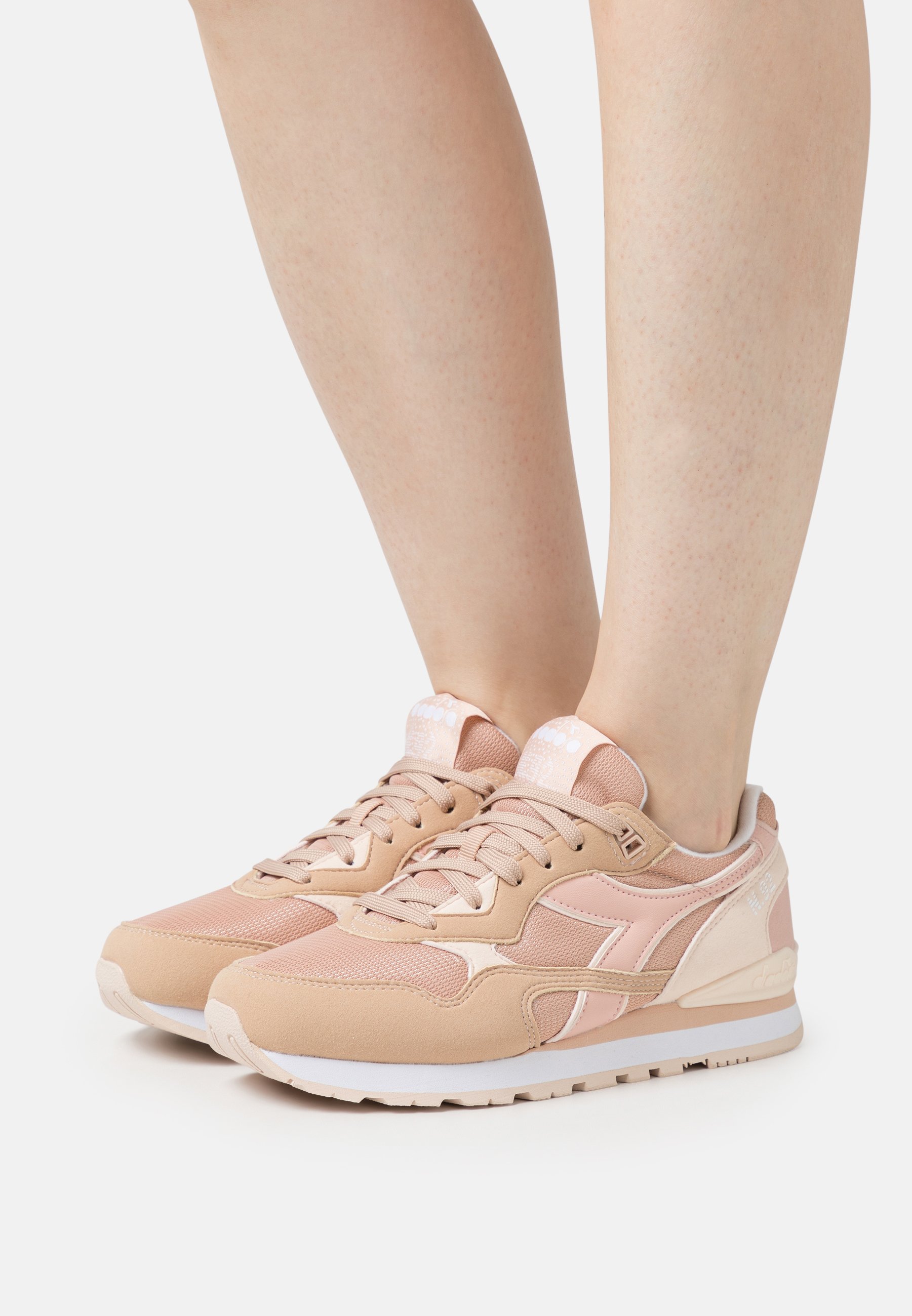 N.92 - Trainers