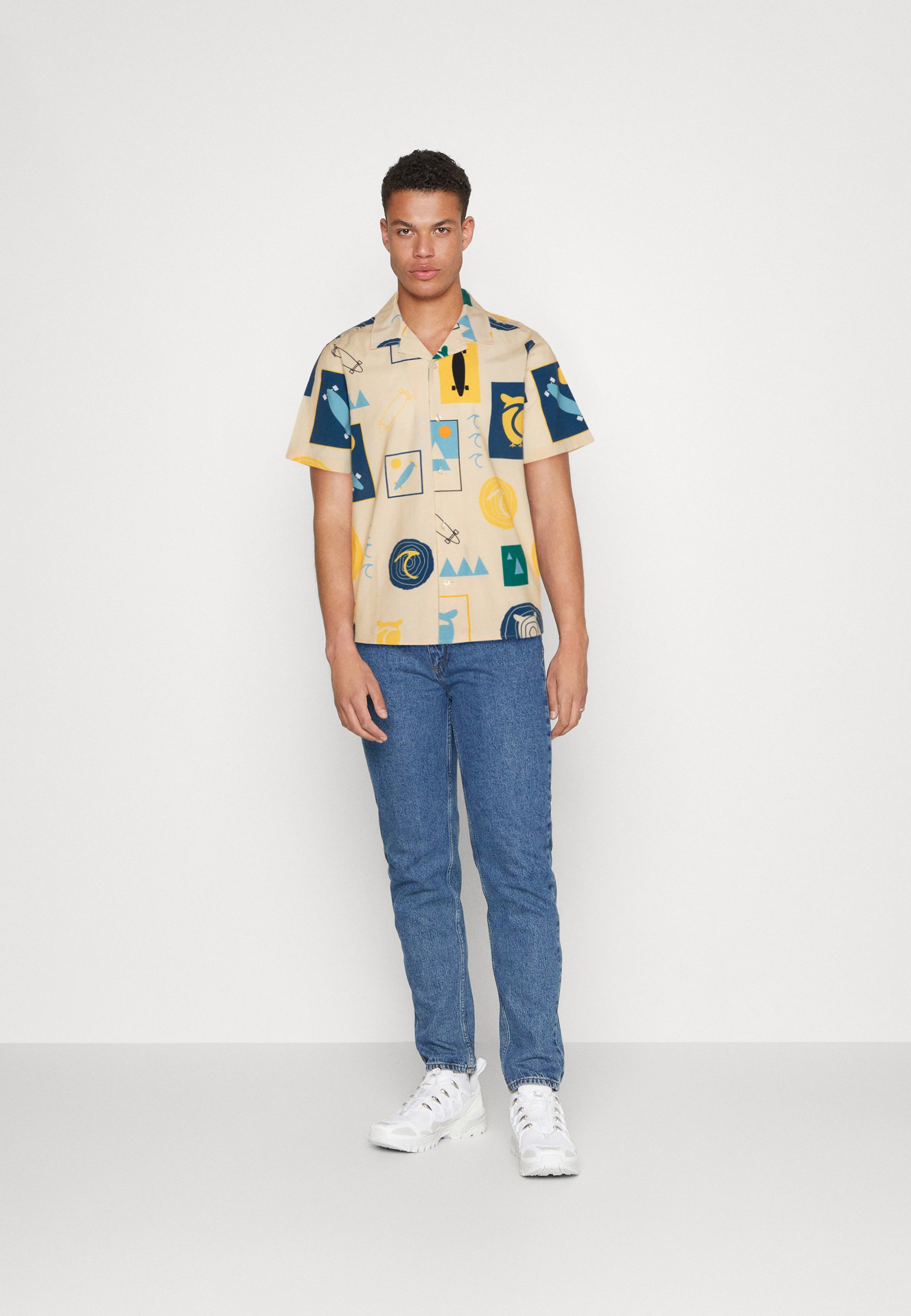 BOXED FIT URSKOG SHORT SLEEVED GOTS VEGAN - Shirt