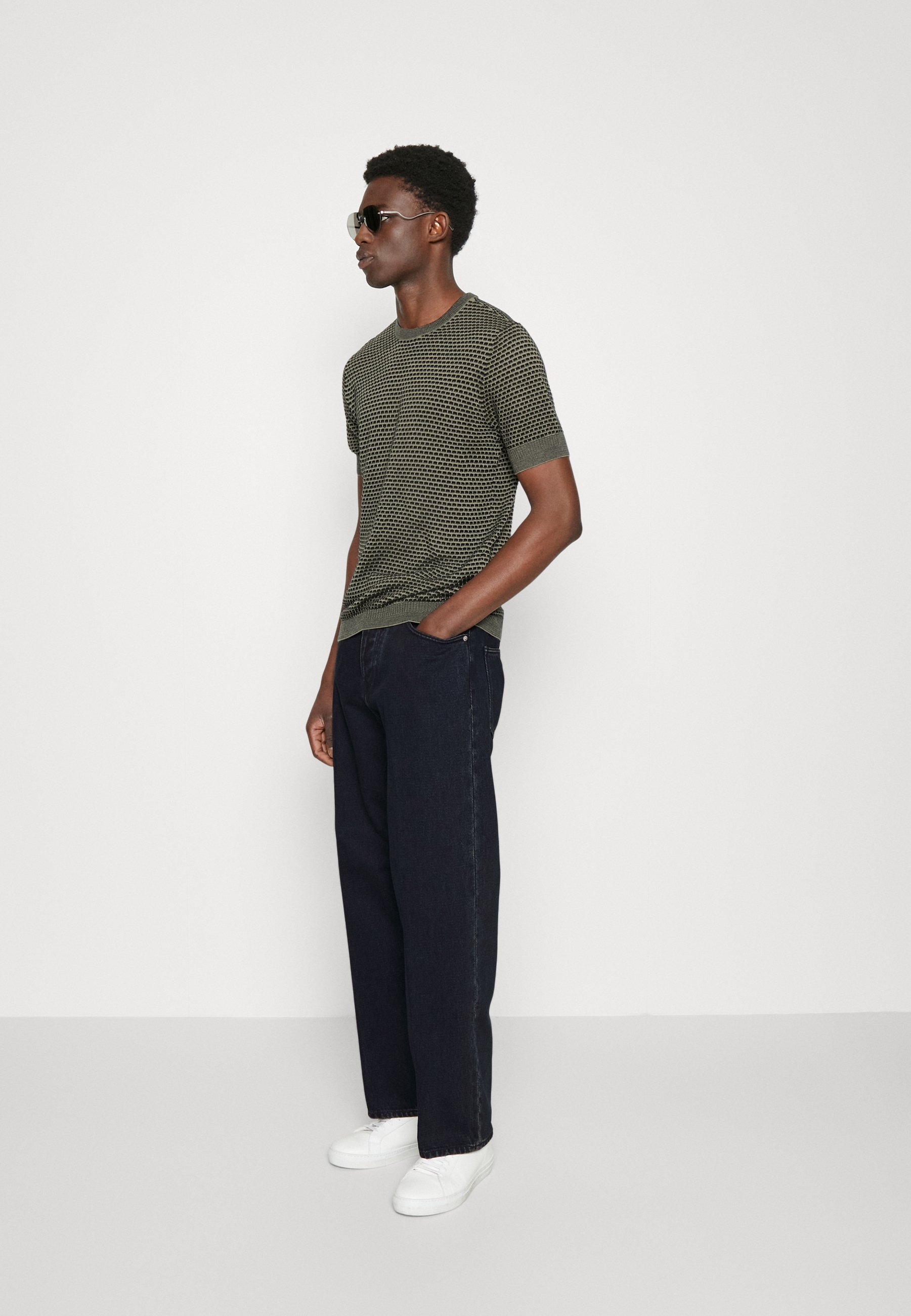Relaxed fit jeans