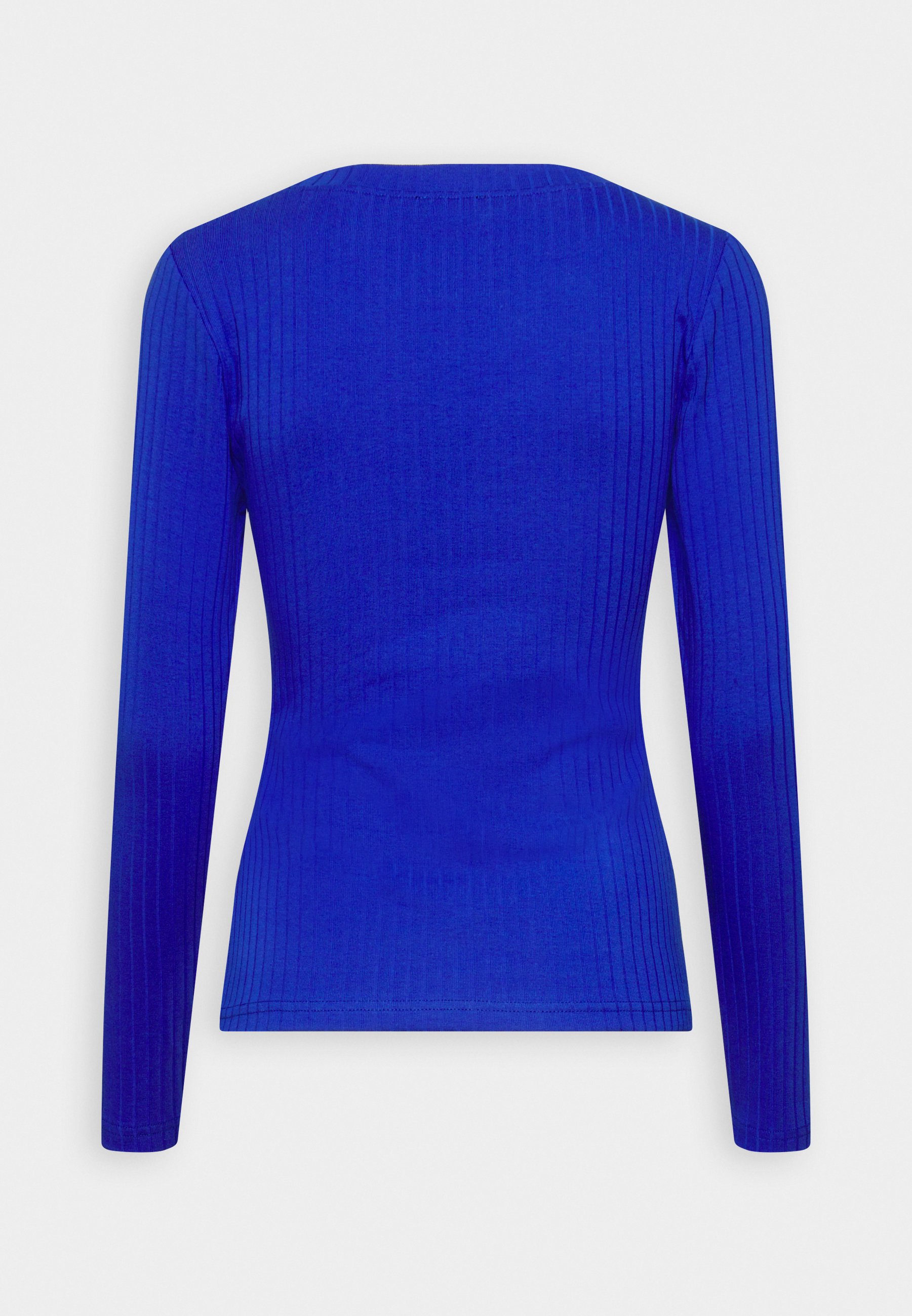 Long sleeved top