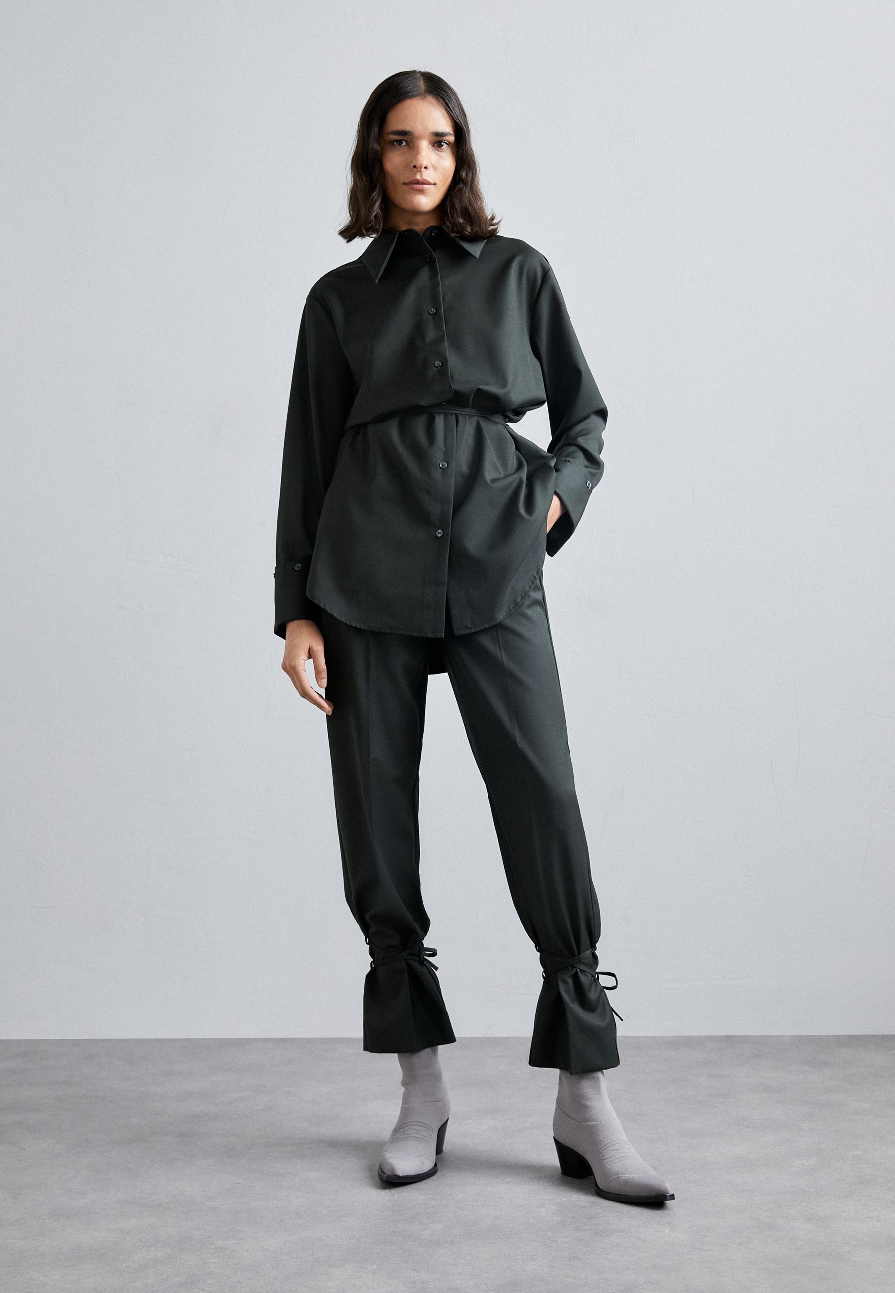 ADVISE TROUSERS - Trousers