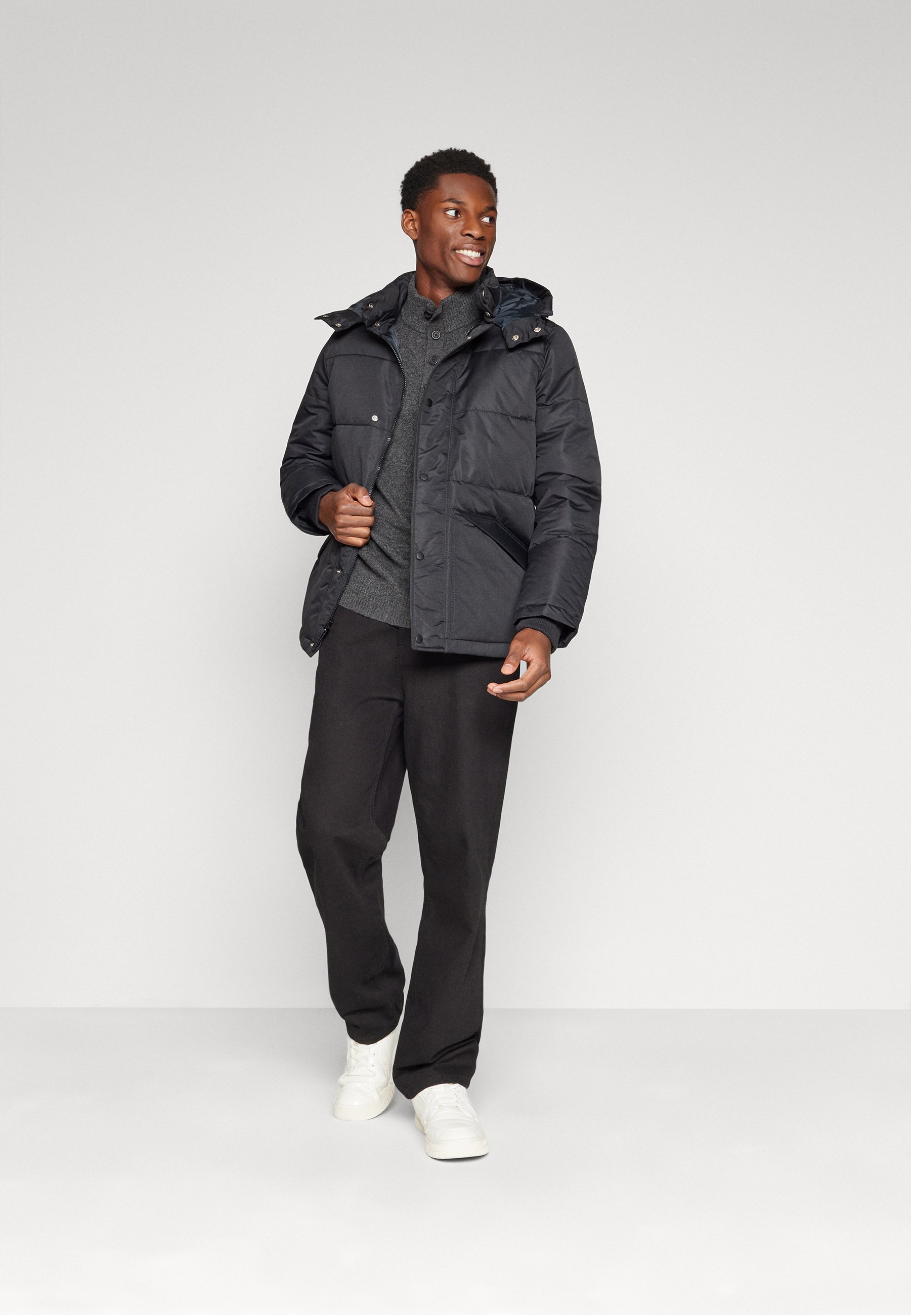 HOODED HEAVYWEIGHT SHORT PUFFER - Winter jacket