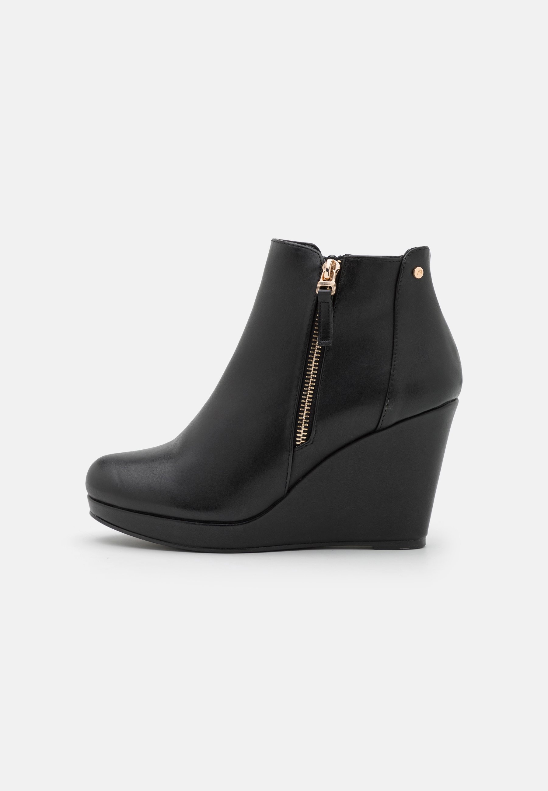 Platform ankle boots
