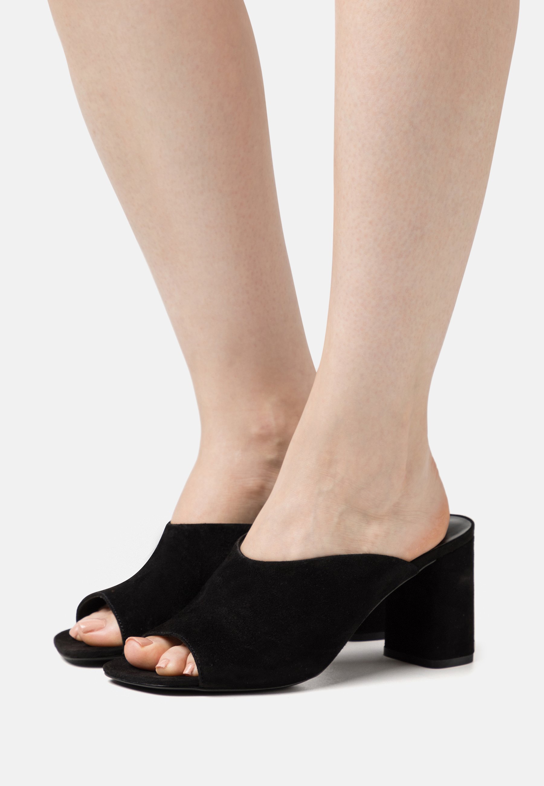 LEATHER- Heeled mules