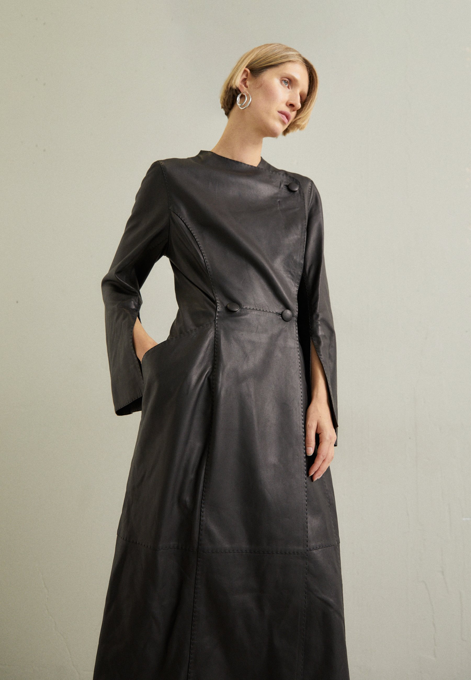 ESSENTIALS SIRRENA - Classic coat