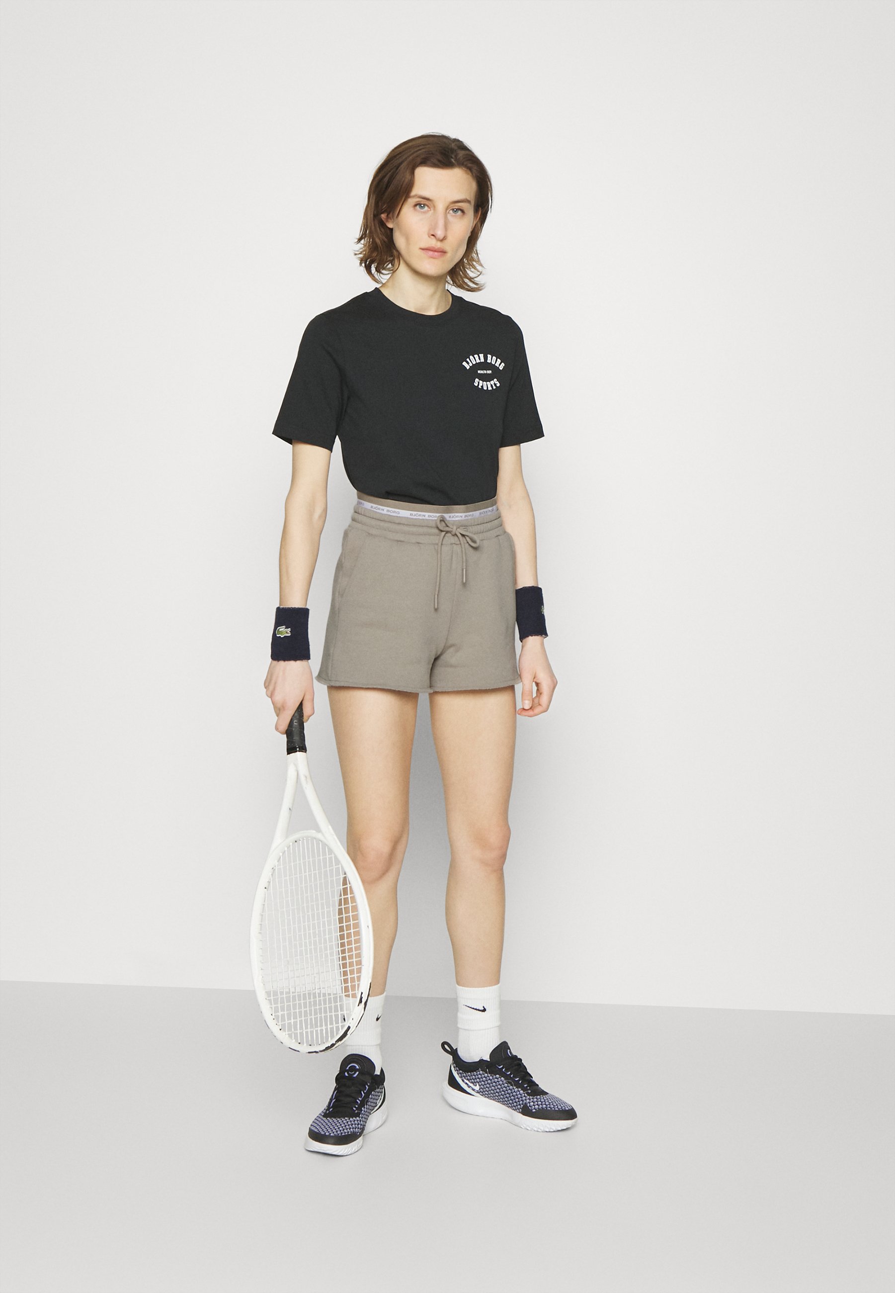 ELASTIC SHORTS - Sports shorts