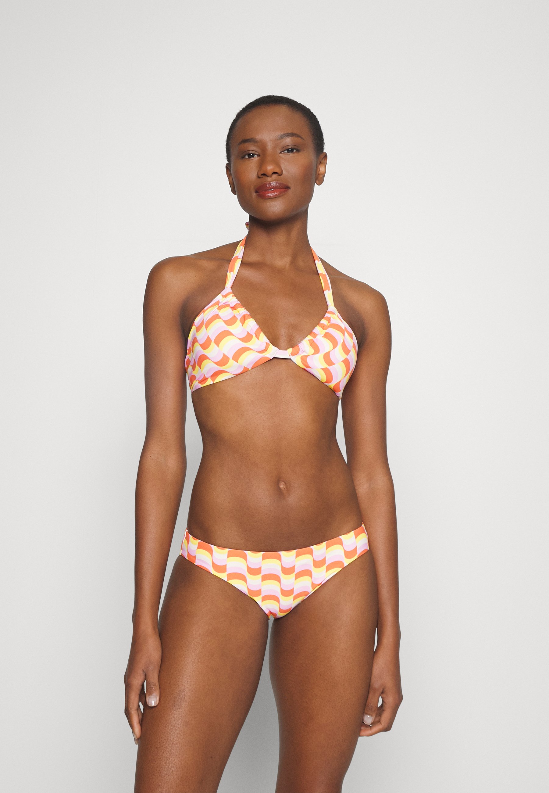MODERN TAKE DRAWSTRING HALTER BRALETTE - Bikini top