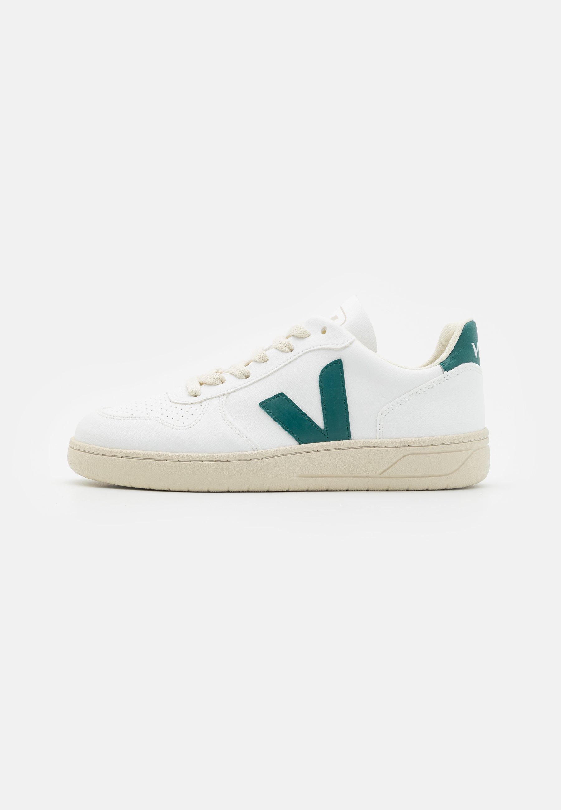 V-10 - Trainers