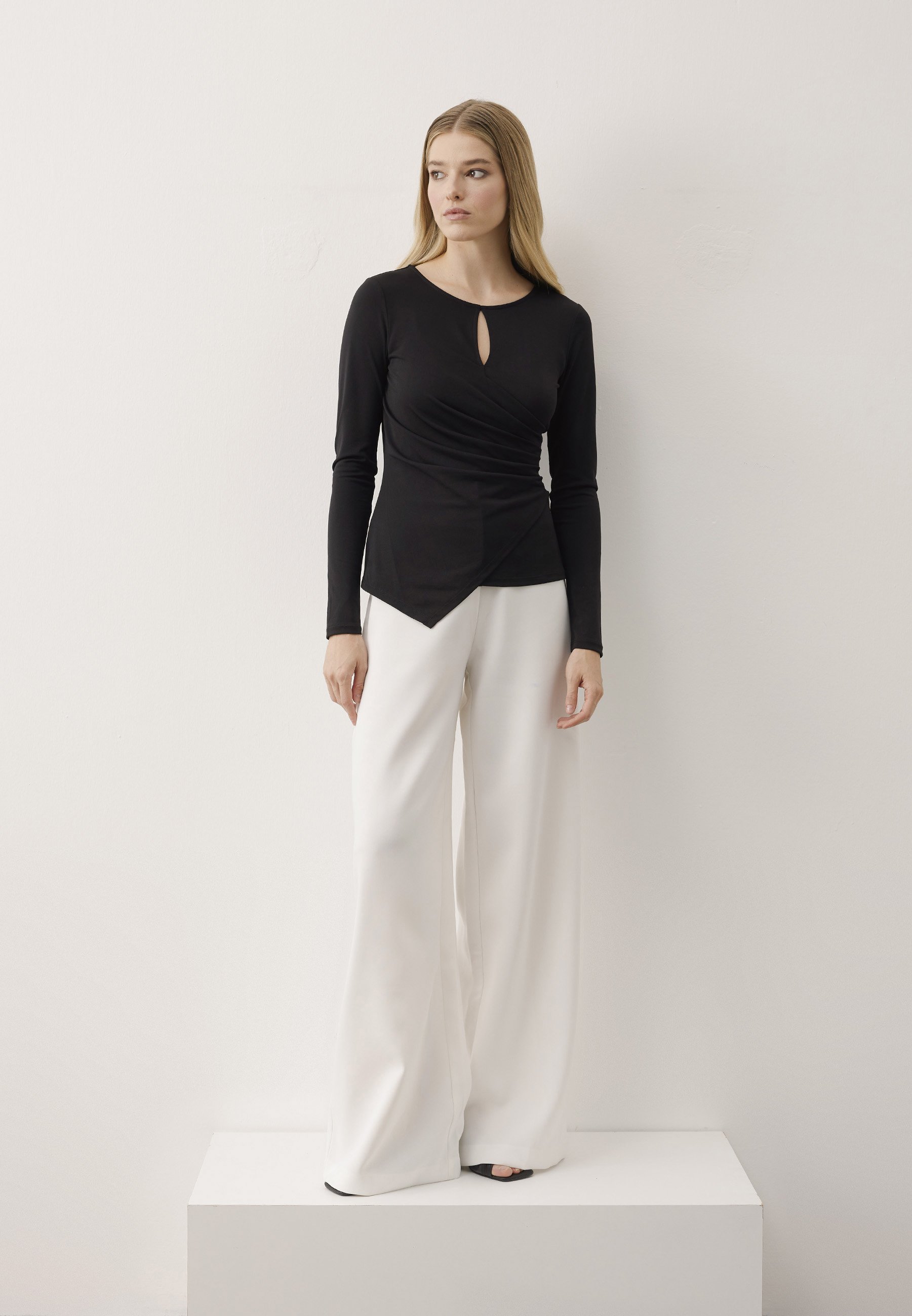 Long sleeved top