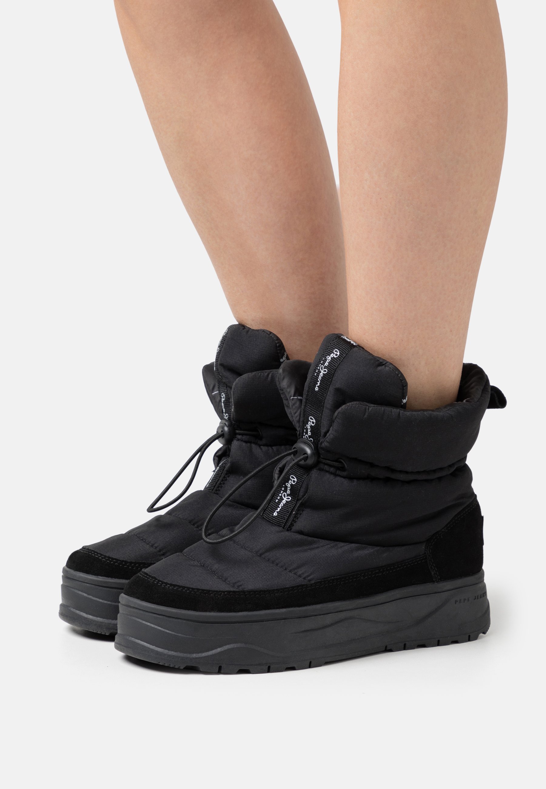 KORE - Lace-up ankle boots