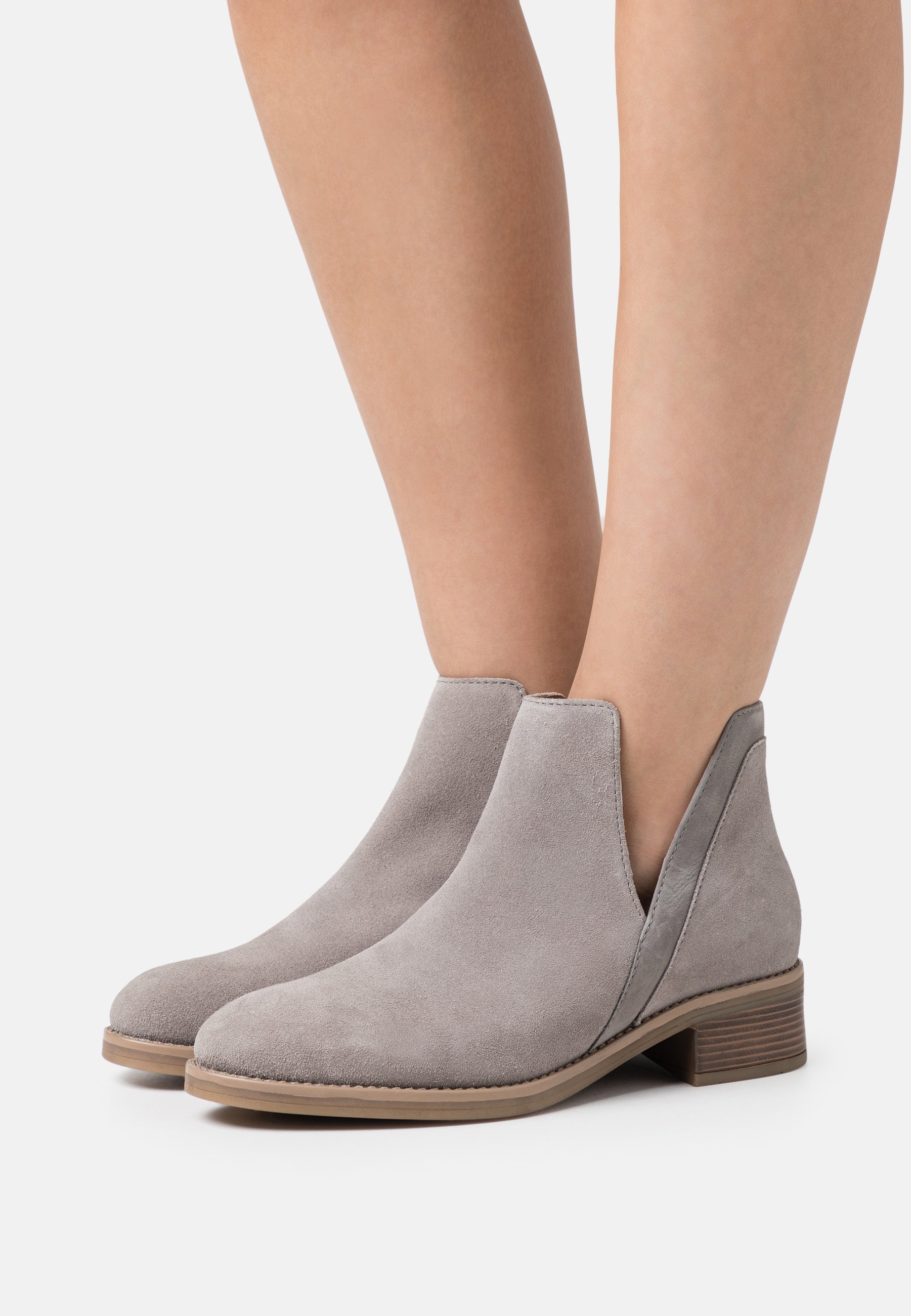 LEATHER- Ankle boots