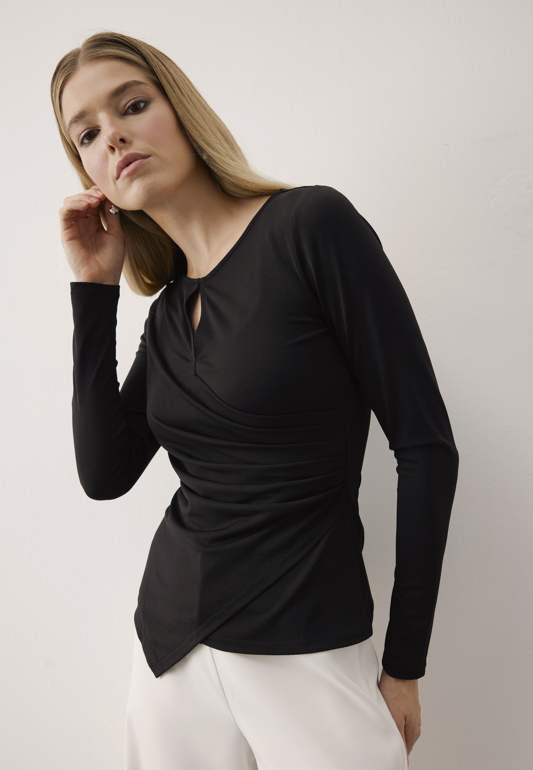 Long sleeved top