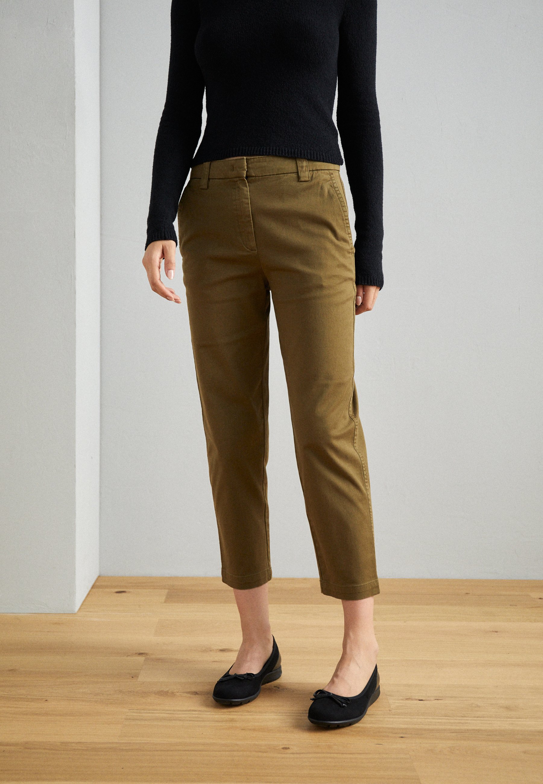 Chinos