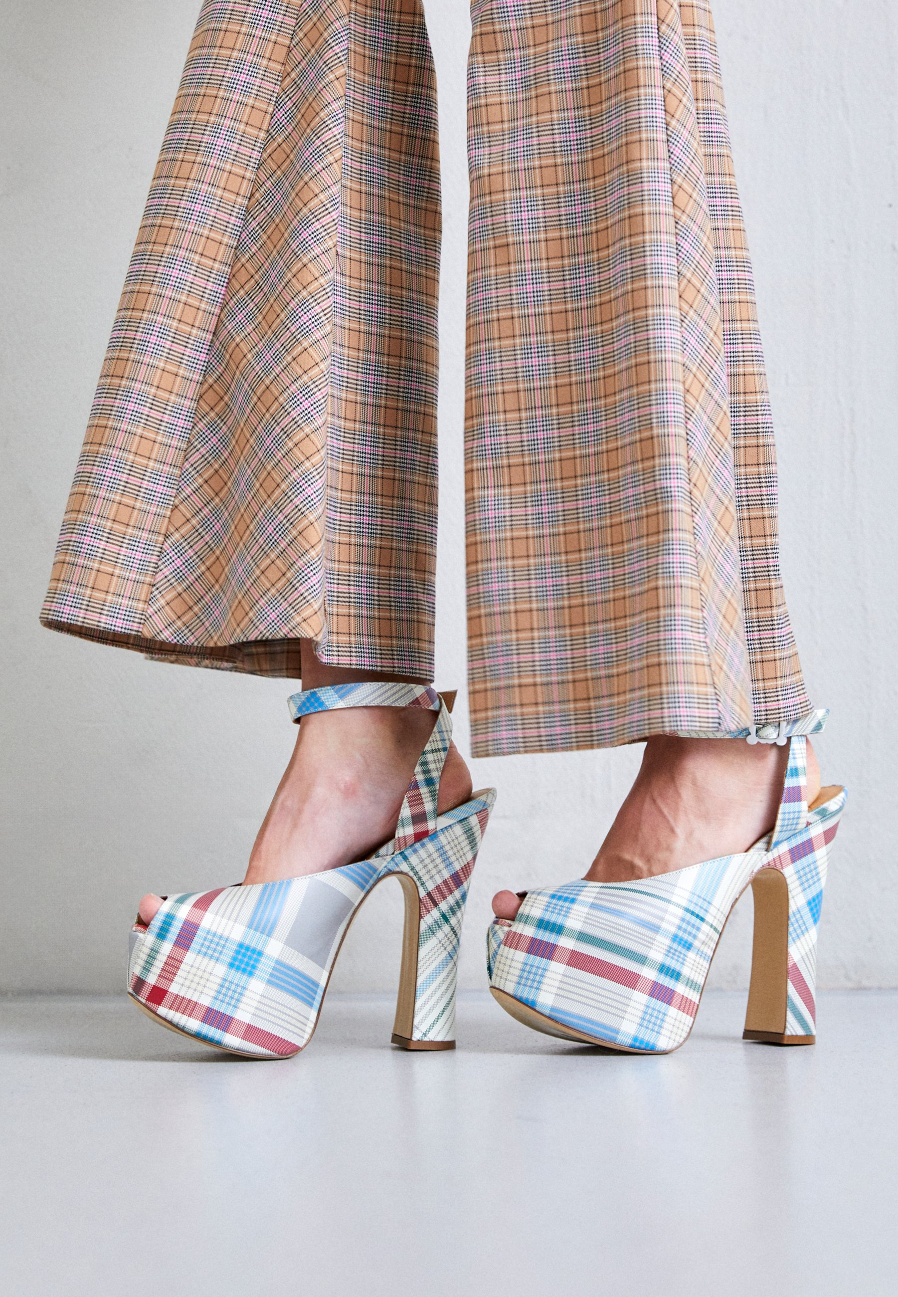 VARGAS ELEVATED- High heels