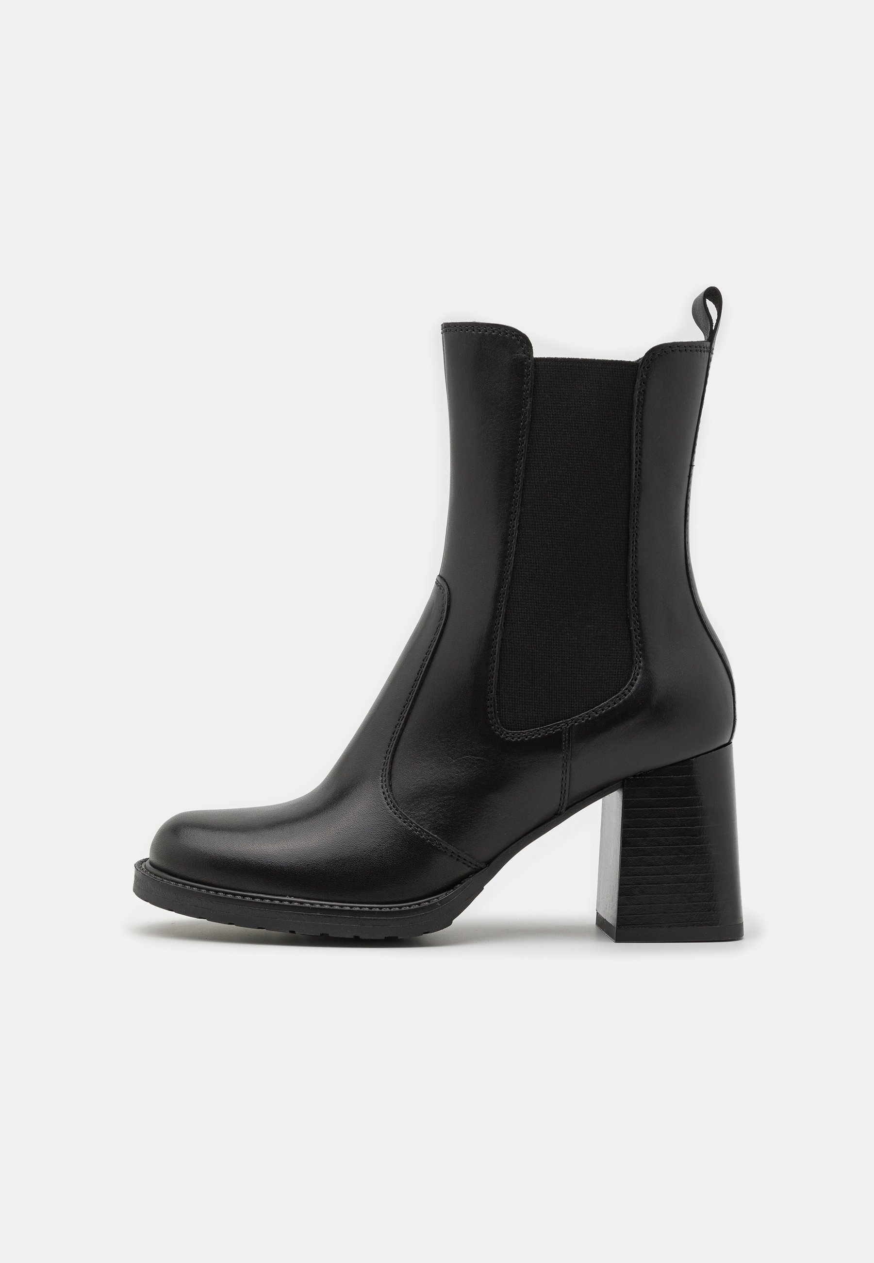 LEATHER- Classic ankle boots