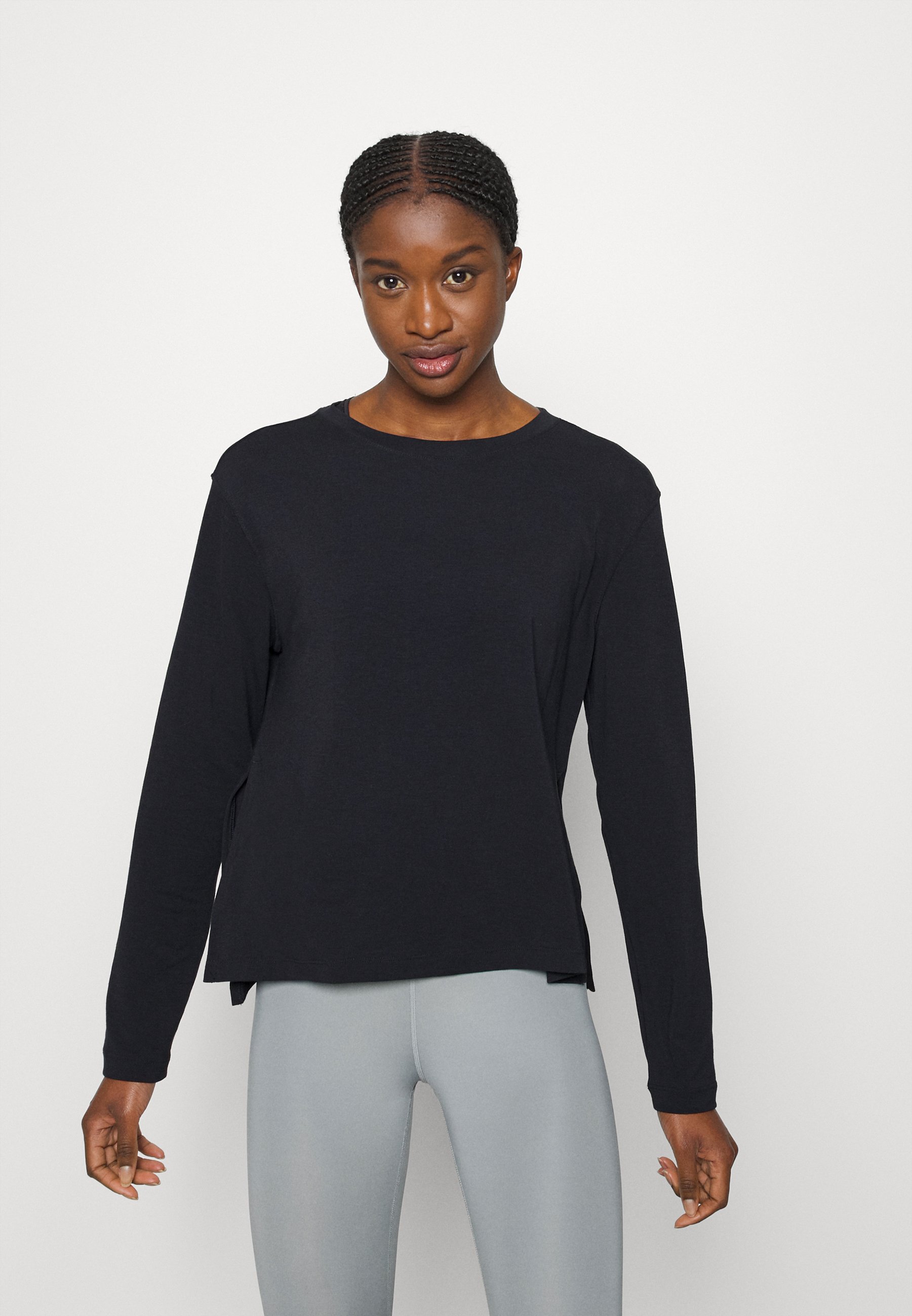 Long sleeved top