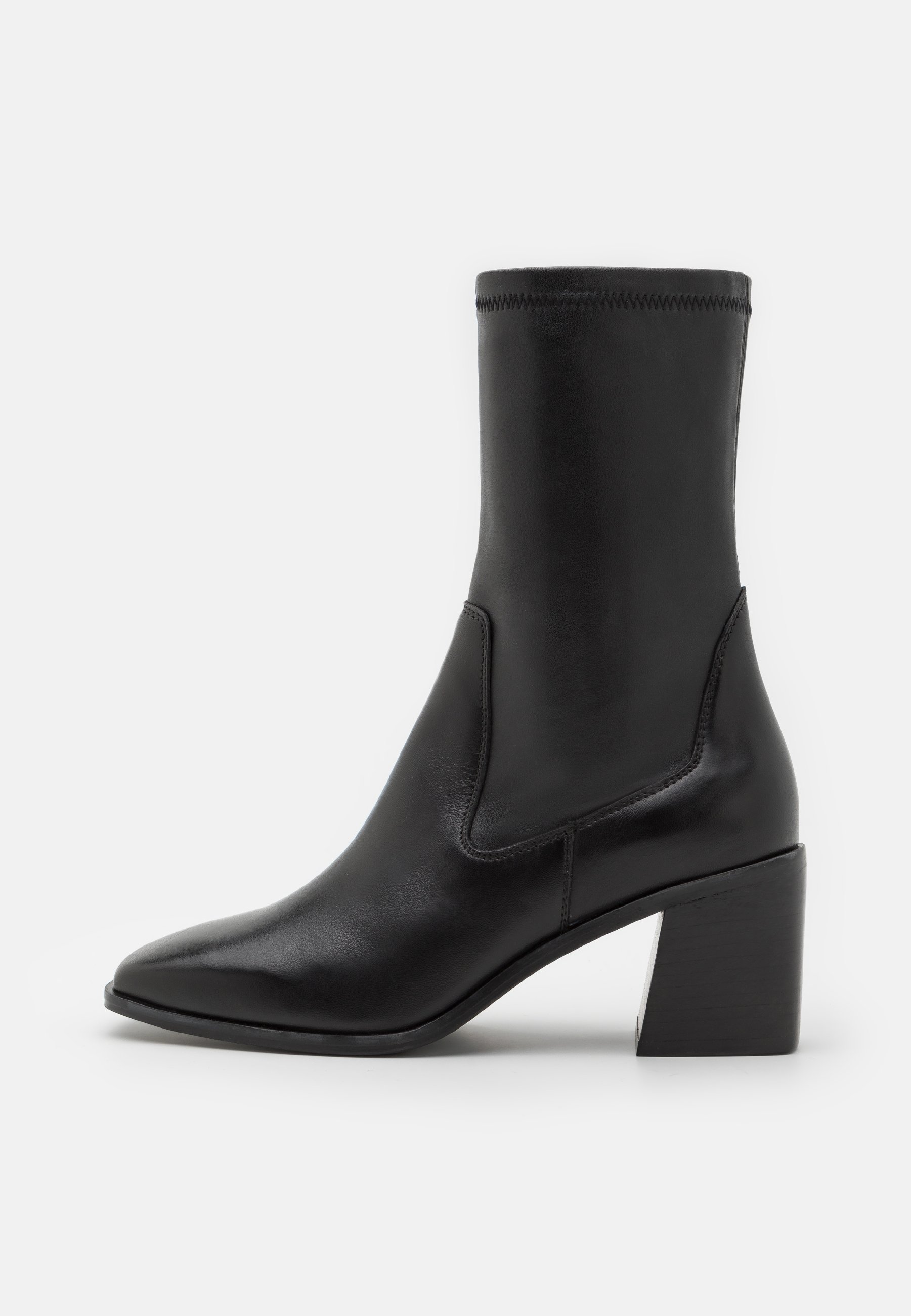 LEATHER- Classic ankle boots