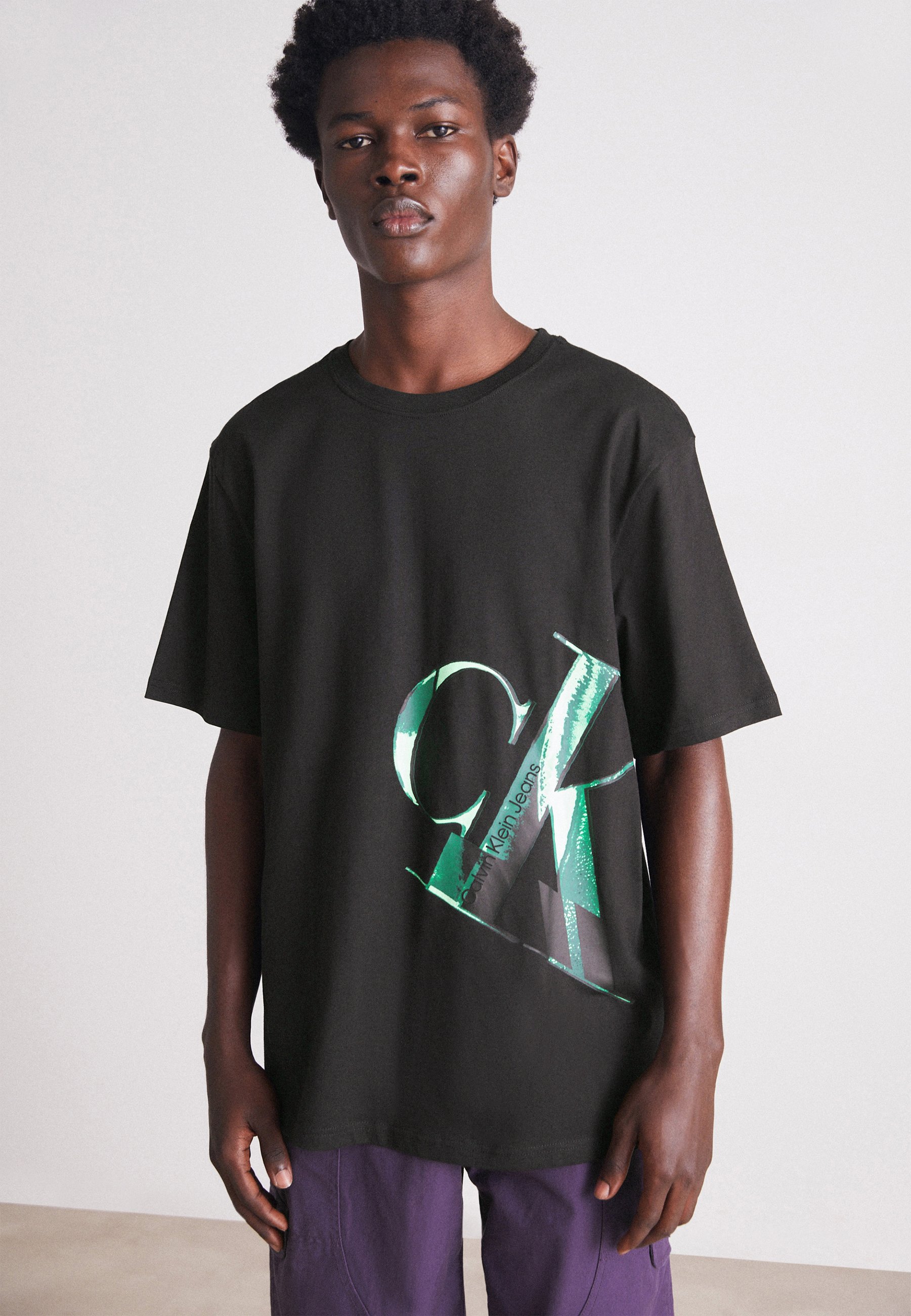 HYPER REAL SLANTED TEE UNISEX - Print T-shirt