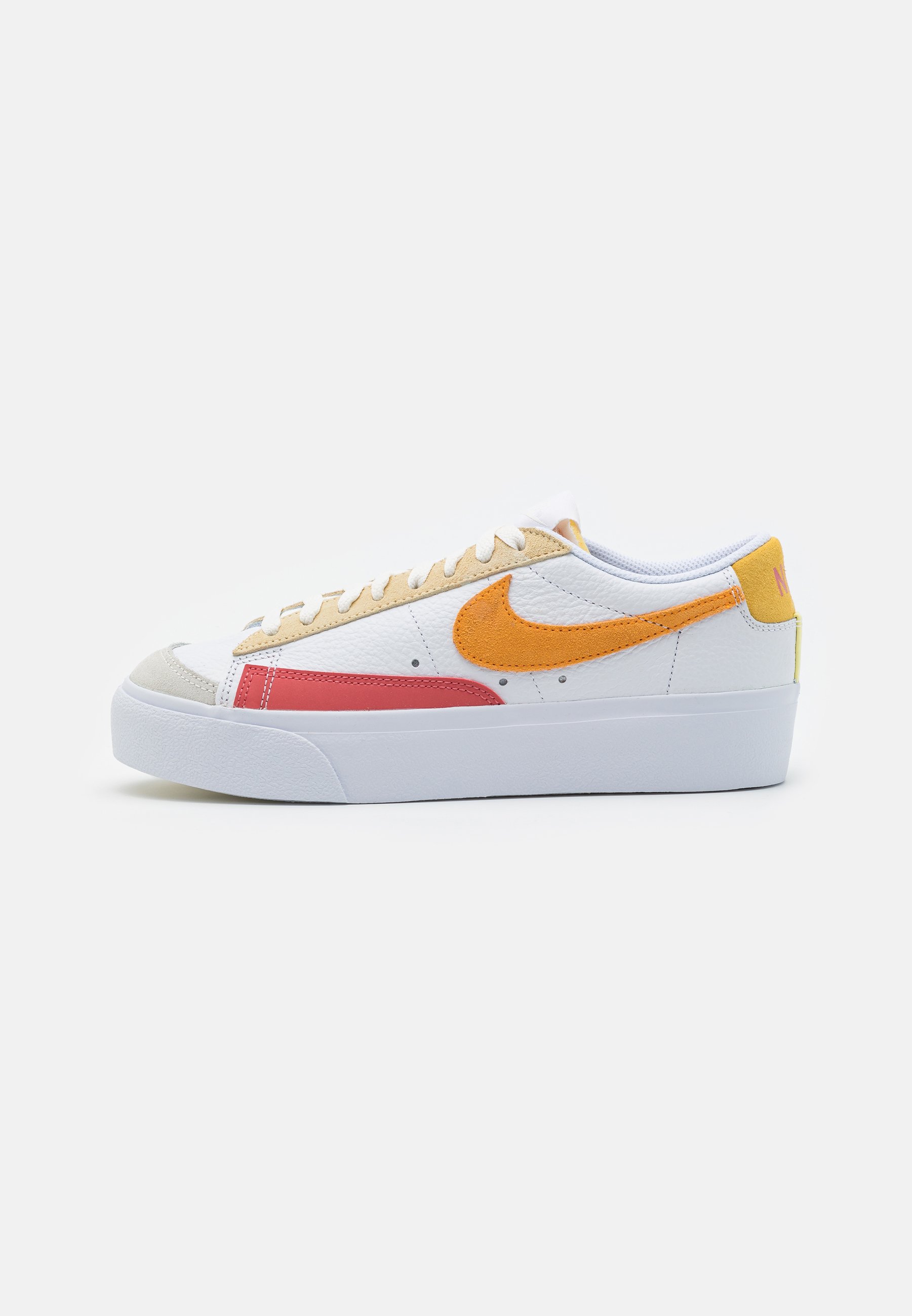 BLAZER LOW PLATFORM - Trainers