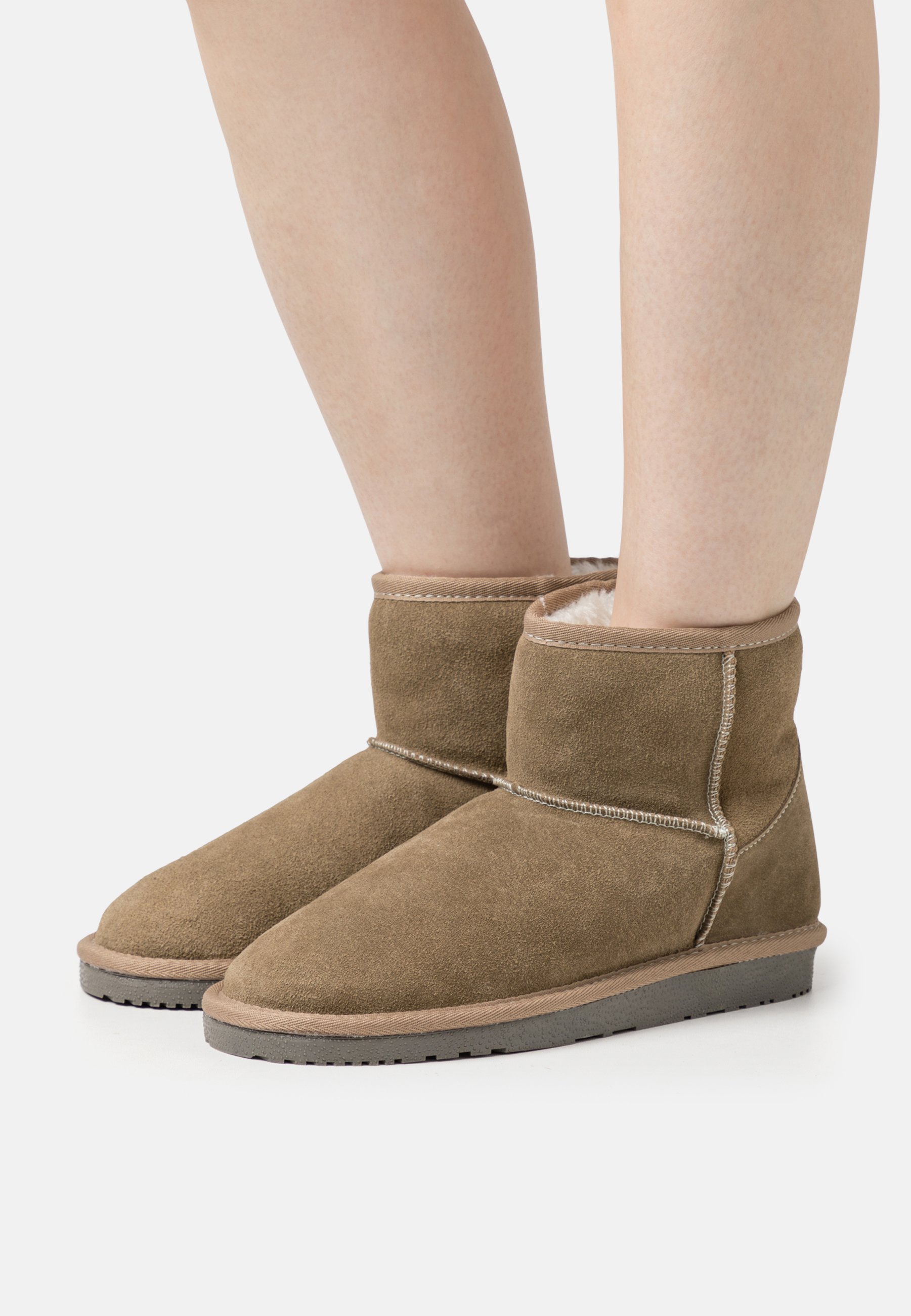 LEATHER- Classic ankle boots