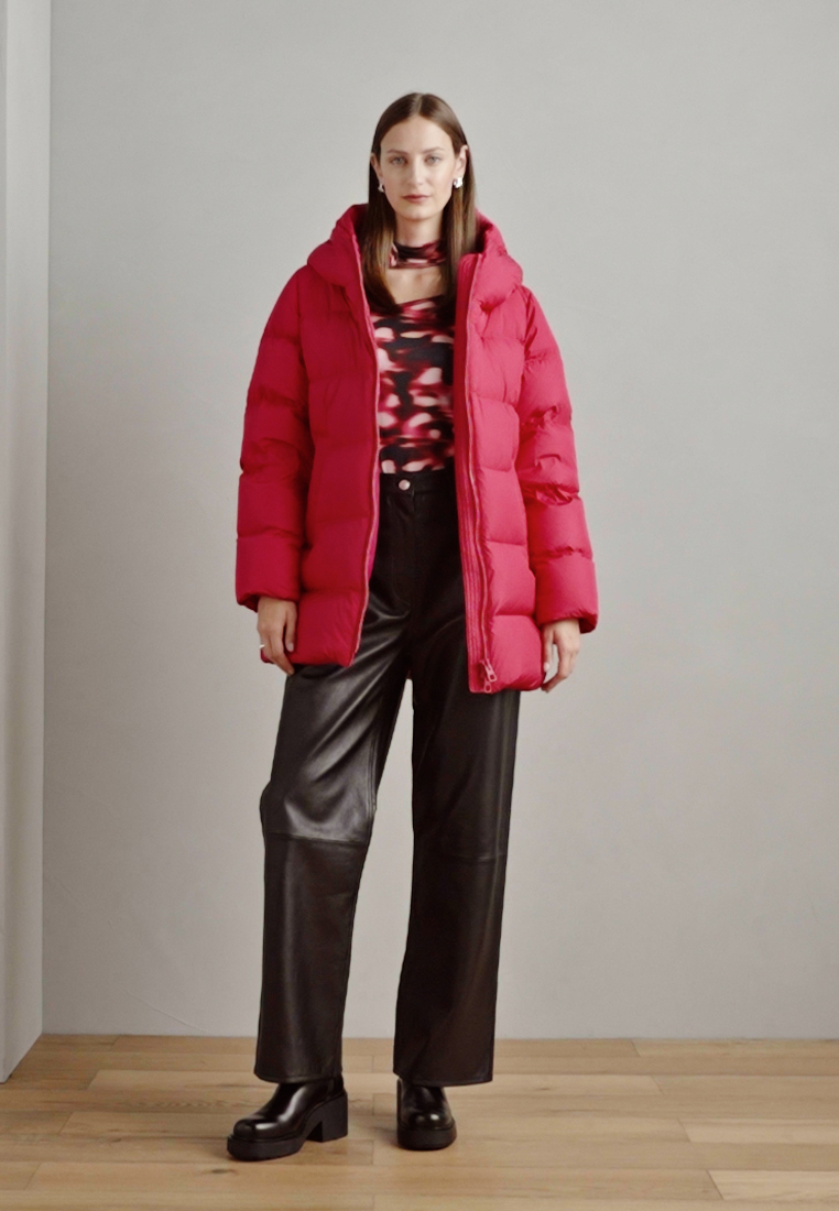JACKET MIDDLE LENGTH FIXED HOOD WELT POCKETS - Down coat
