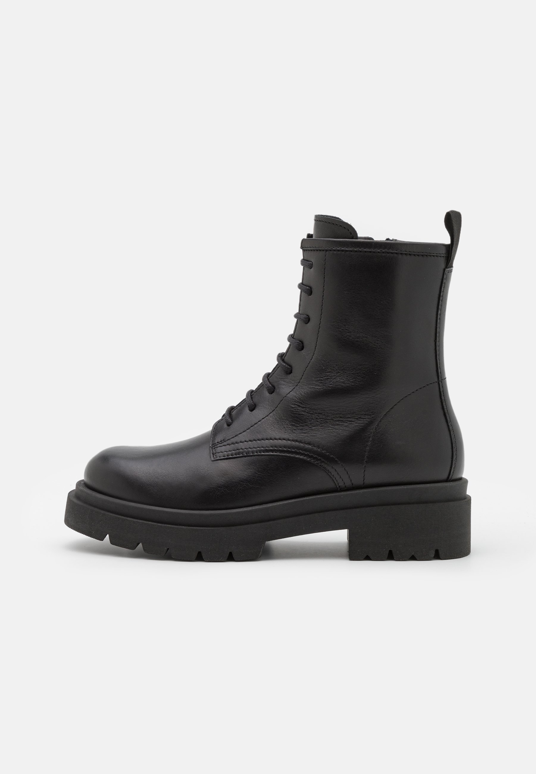 Lace-up ankle boots