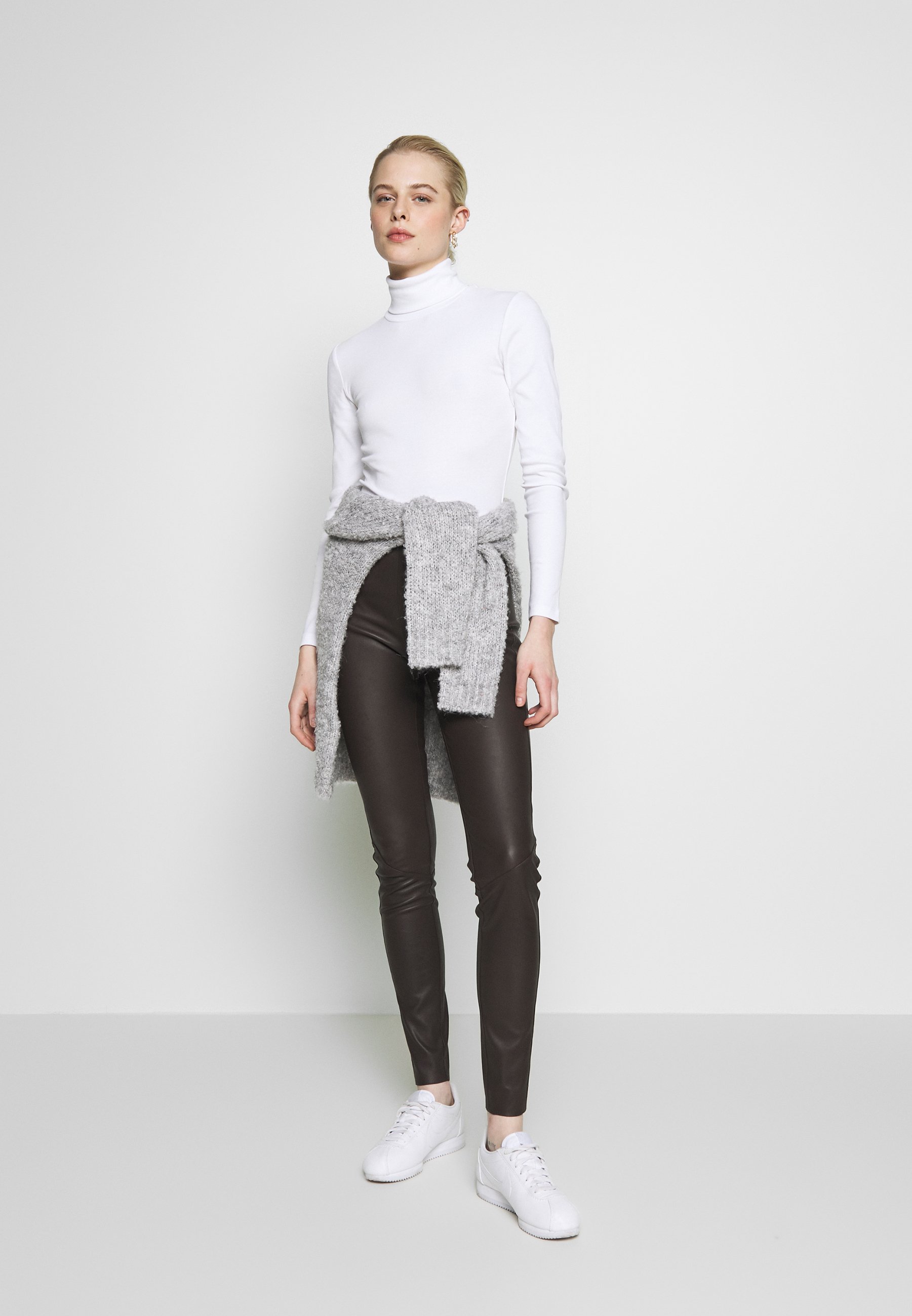Long sleeved top
